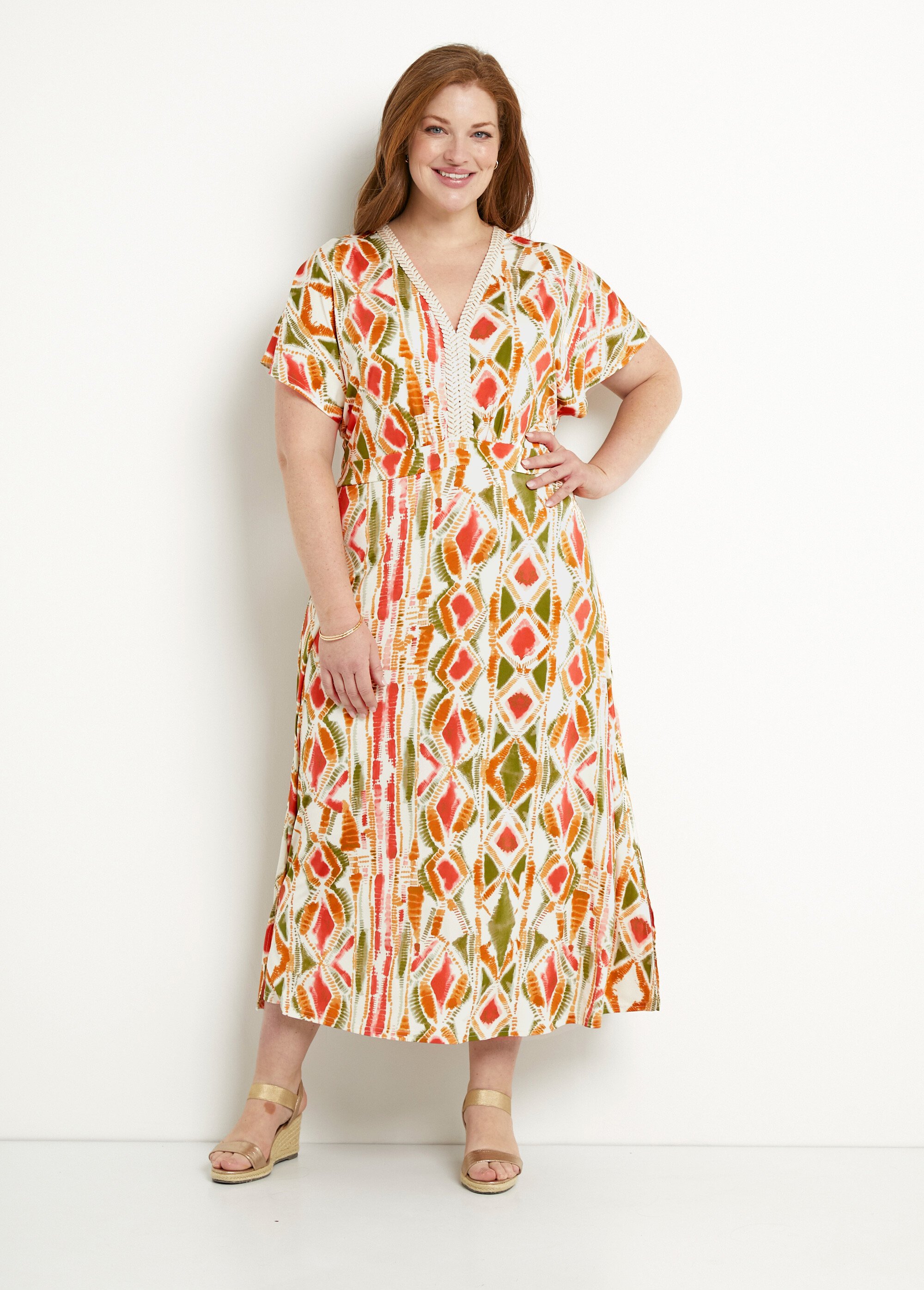 Robe longue col V évasée imprimée