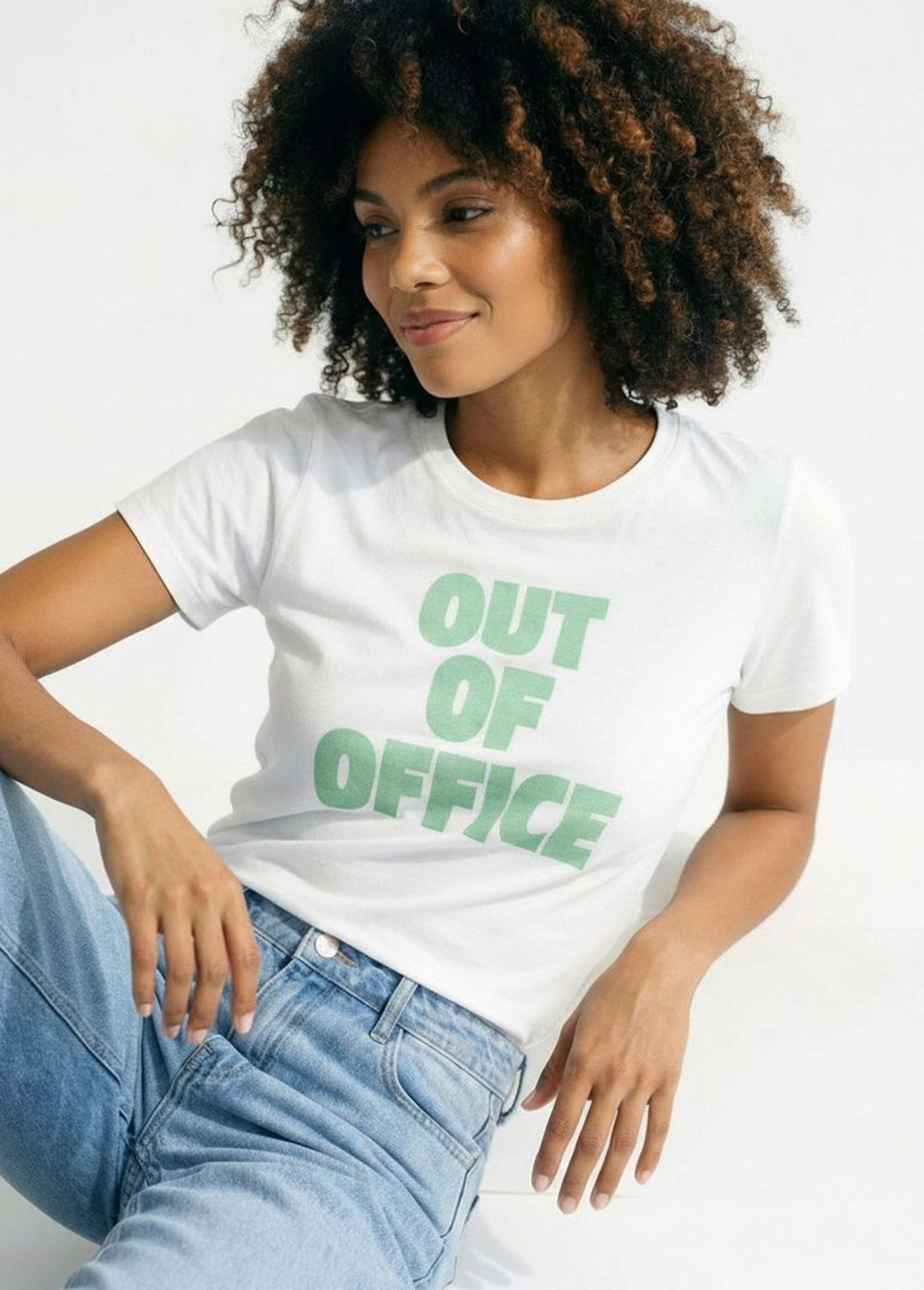 T-shirt fun inscription Out of office