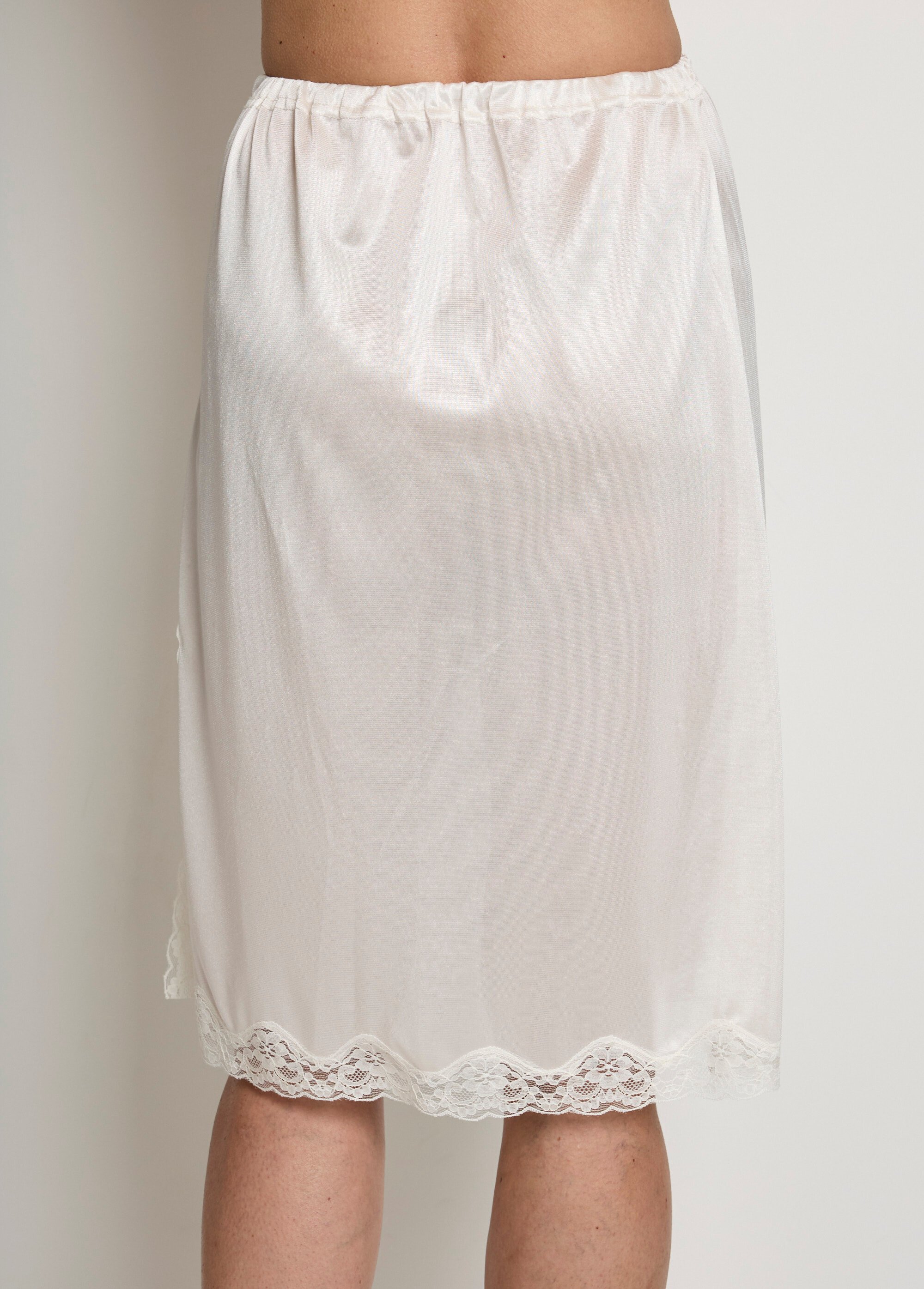 Jupon satiné dentelle antistatique