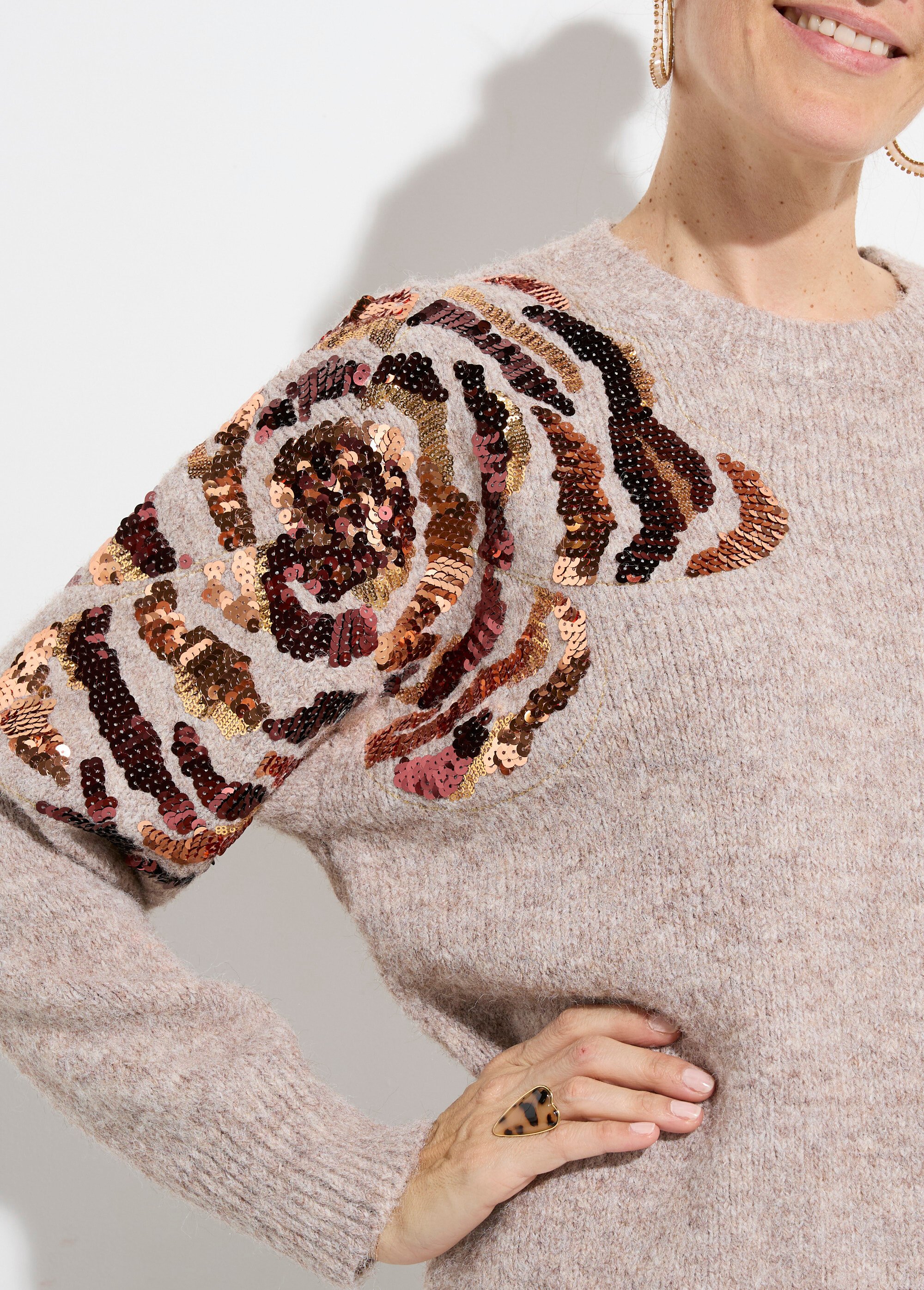 Pull col rond, animation fleur sequins Femme Beige JS-JP-7788 DE1