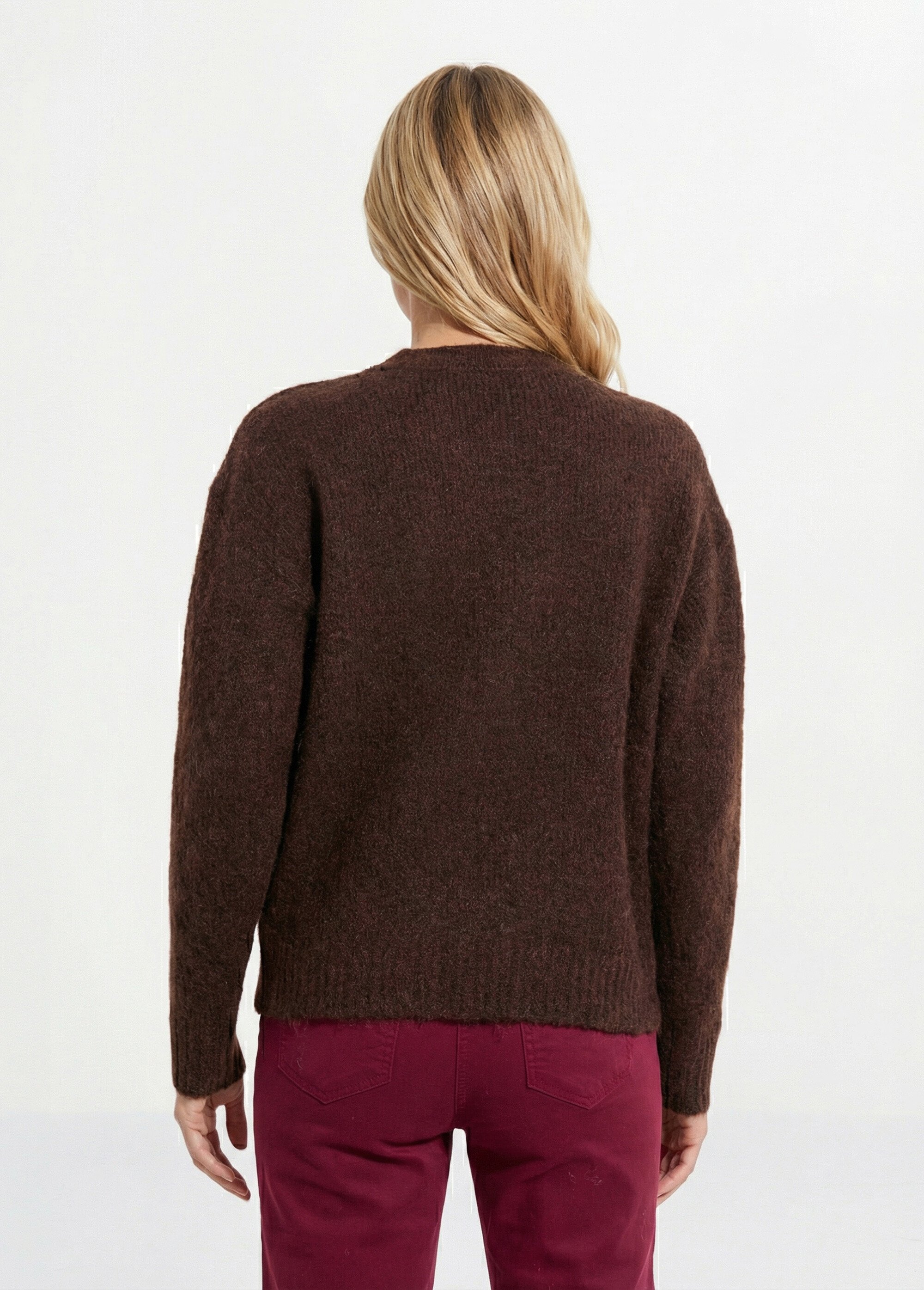Pull col rond, boutons bijou en métal