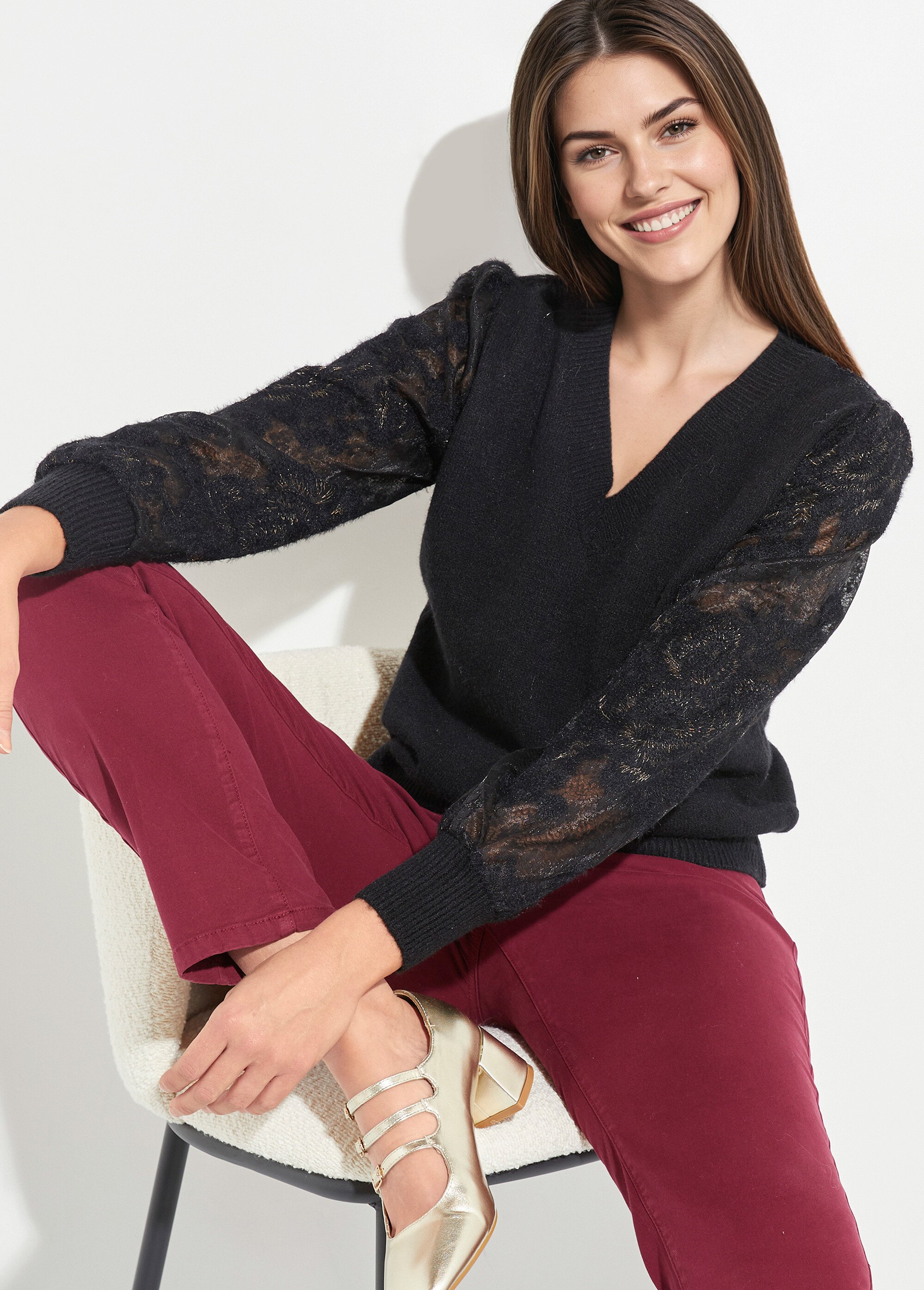 Pull col V en maille, manches dentelle Femme Noir JS-JP-7831 MV1