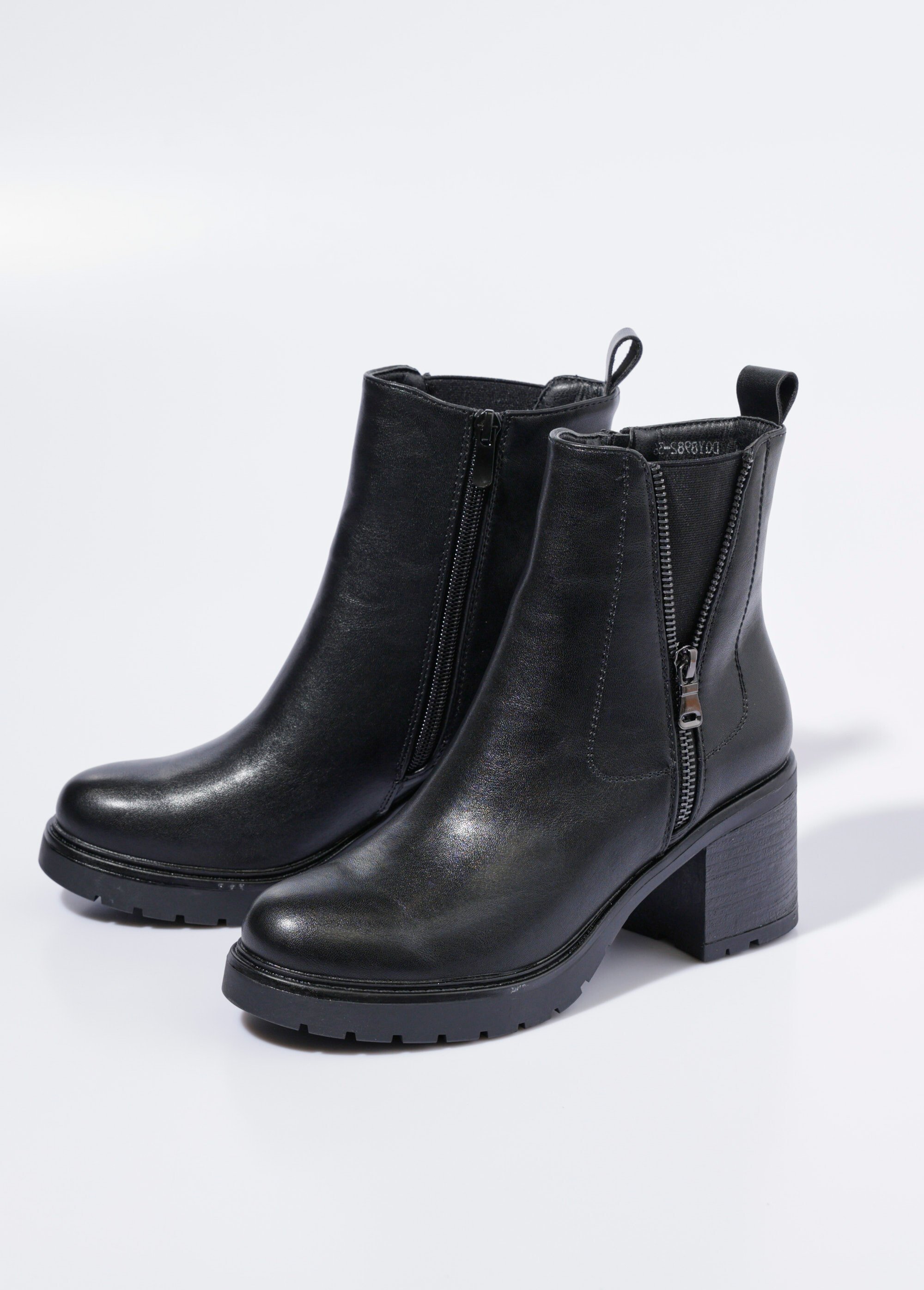 Boots à talon semelle crantée et zips