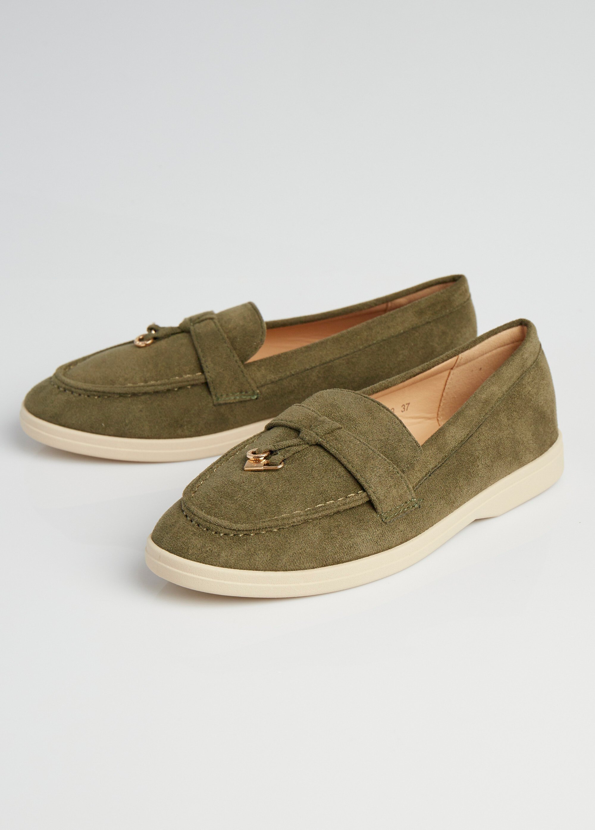 Mocassins style loafers aspect daim