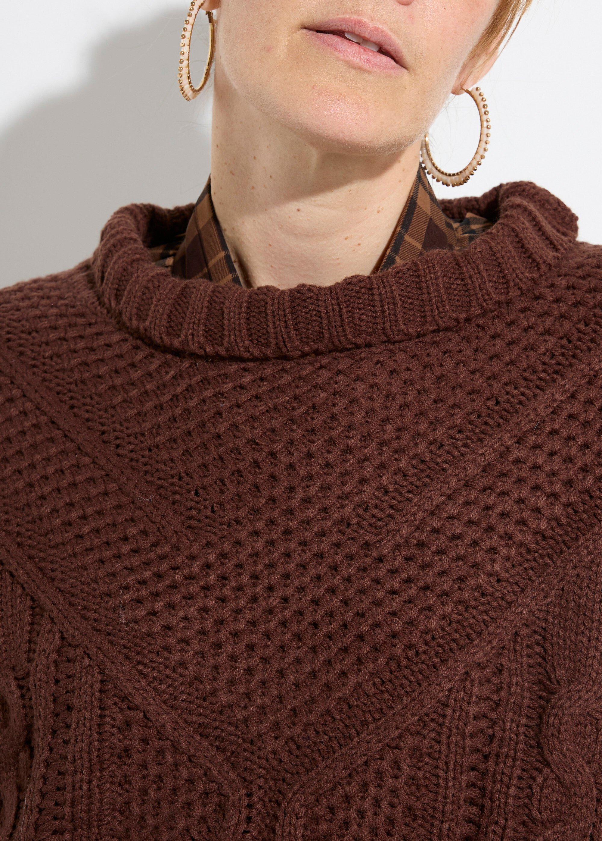Pull col montant, jeux maille fantaisie
