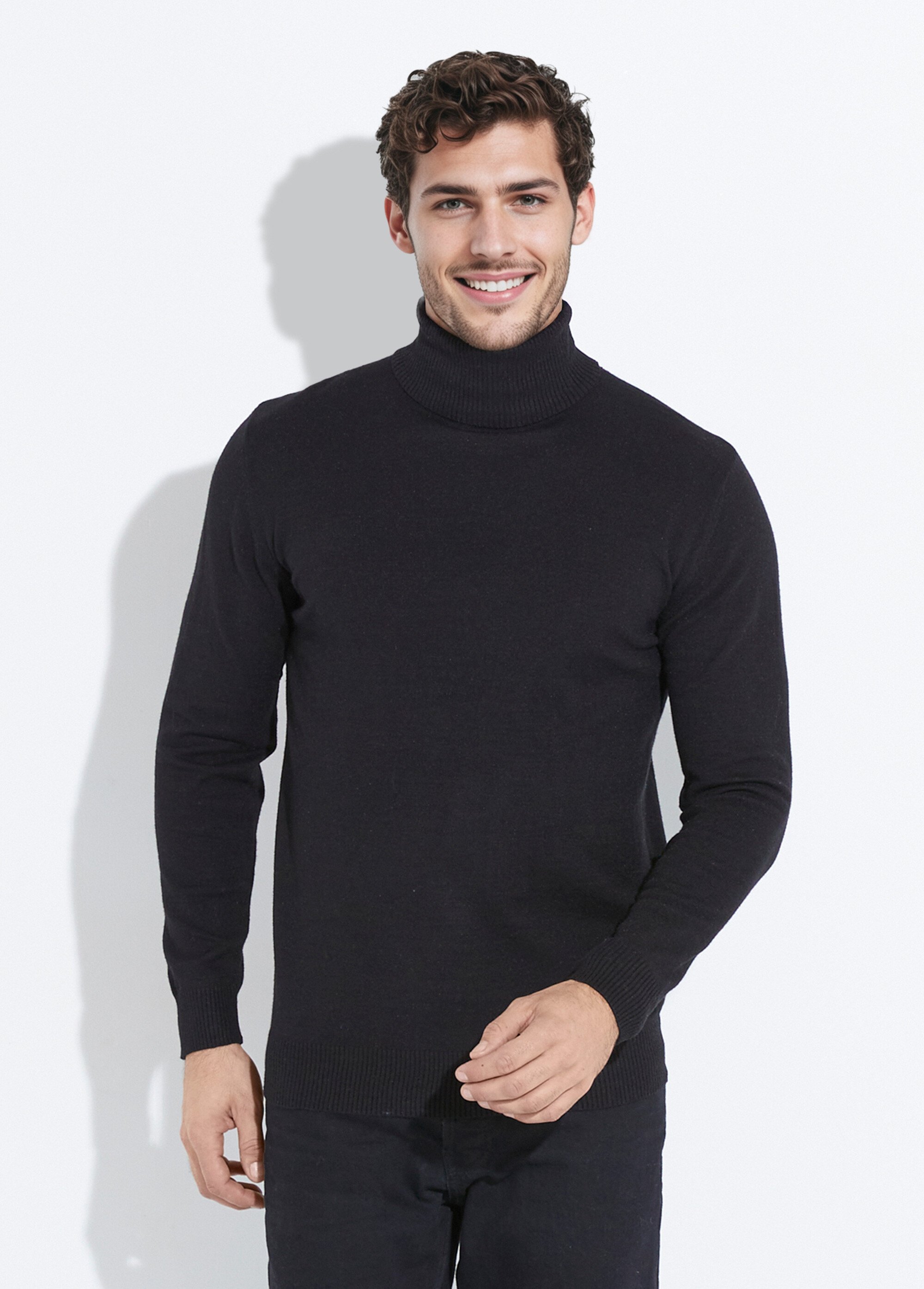 Pull col roulé en maille fine jauge Homme Noir YVEYE-6741 FA1