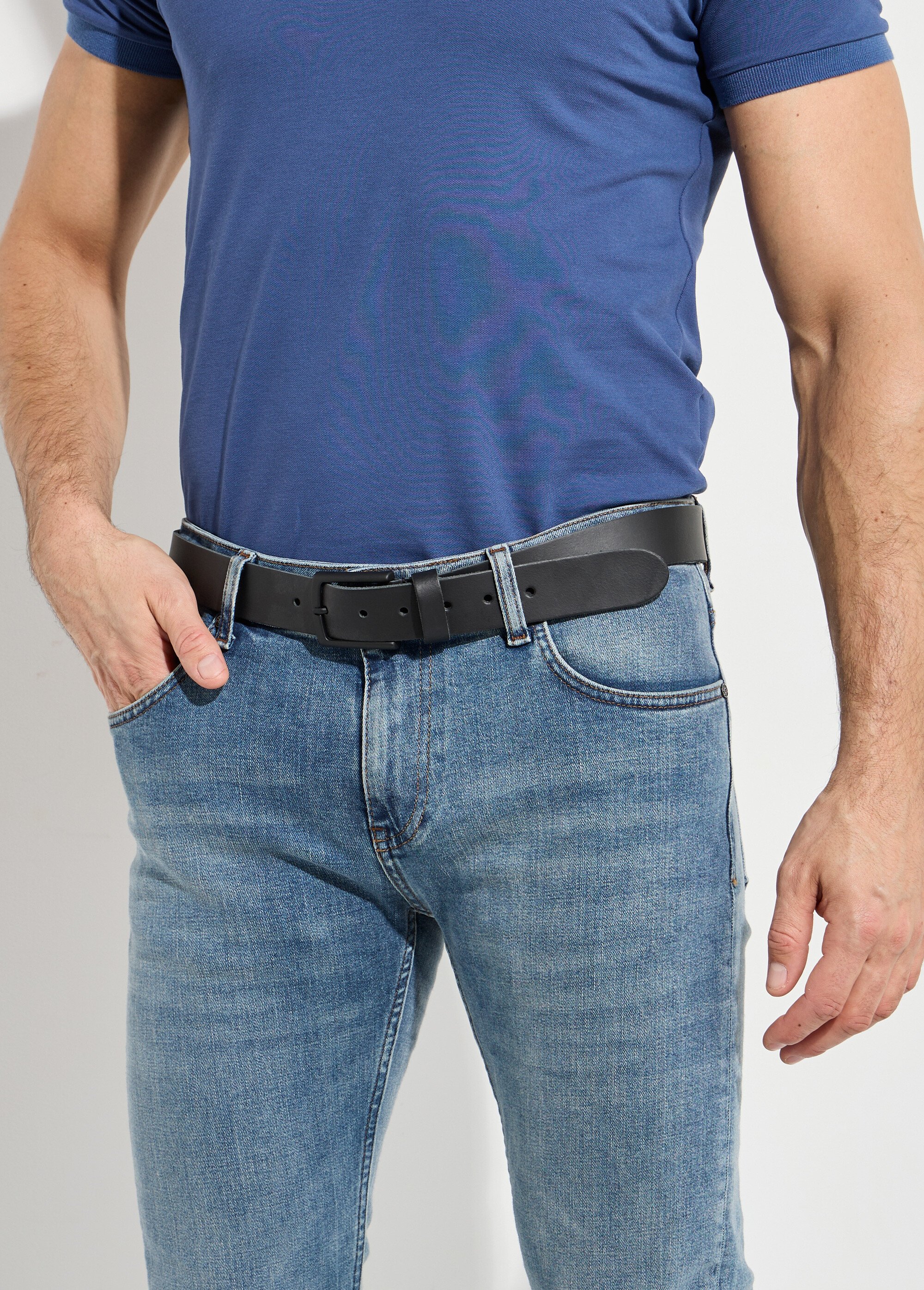 Ceinture monochrome cuir à bords francs Homme Noir NES224001 FA1