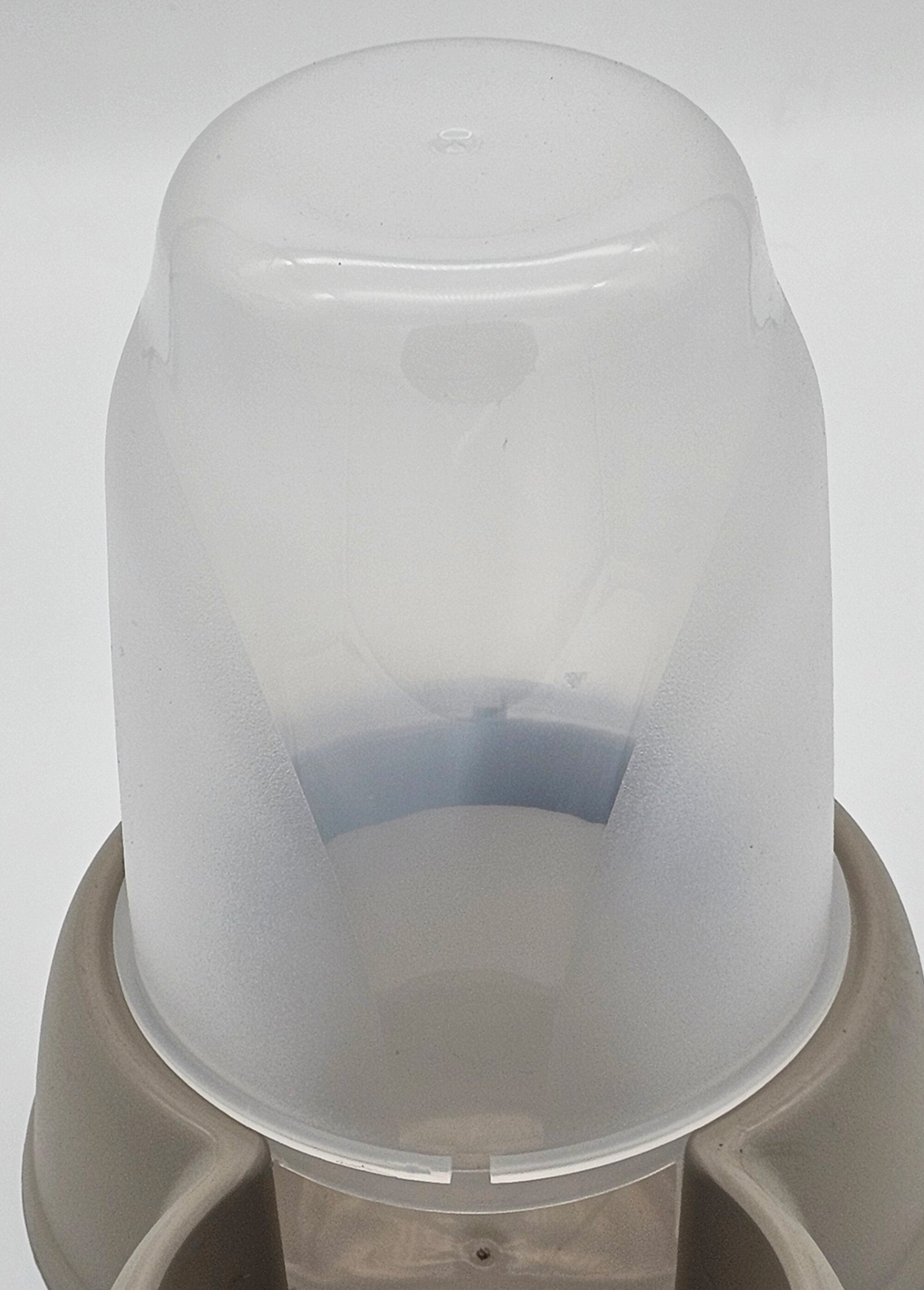 Distributeur antidérapant eau croquettes