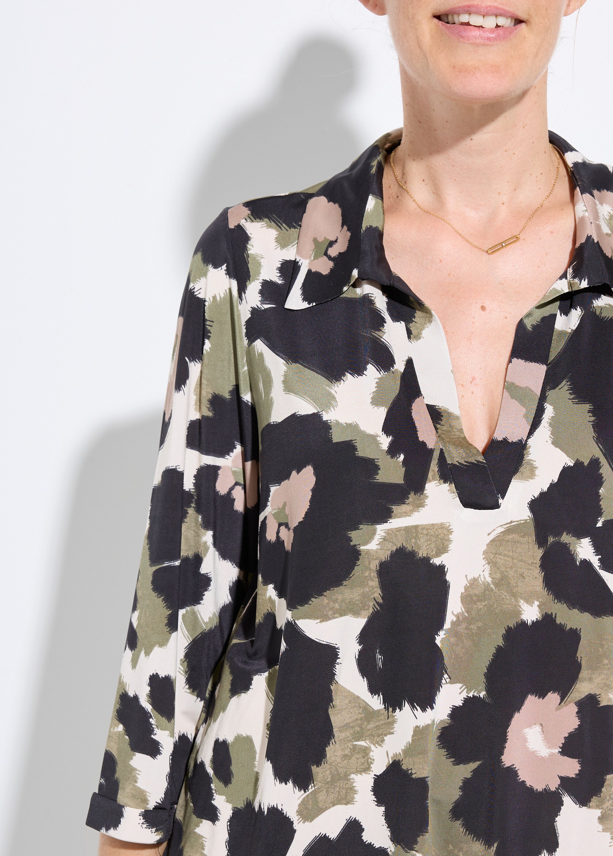 Chemisier fluide camouflage et col tailleur Femme NOIR ET KAKI FI-LOUICAMONO DE1
