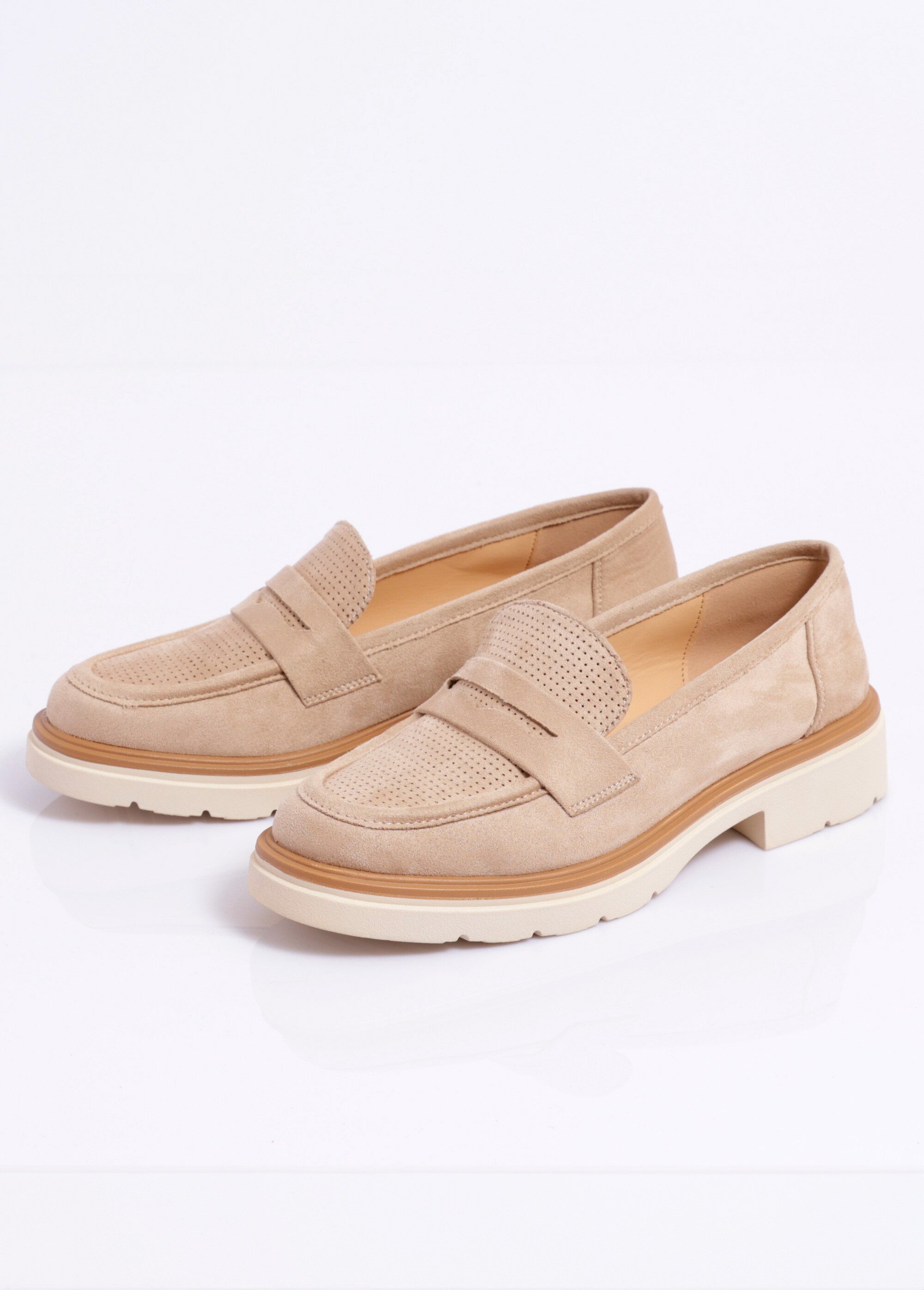 Mocassins perforés largeur confort Femme Beige ORA DE1