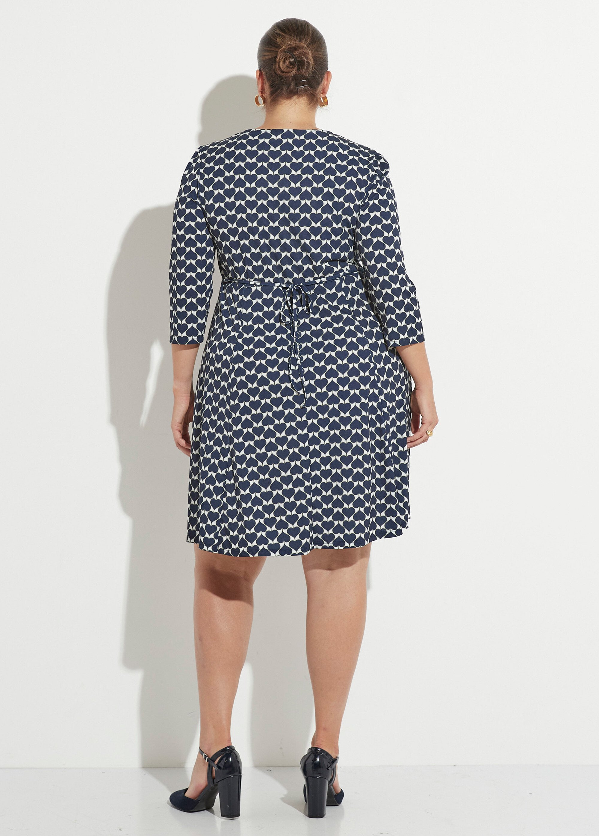 Robe col V boutonné fluide coeurs
