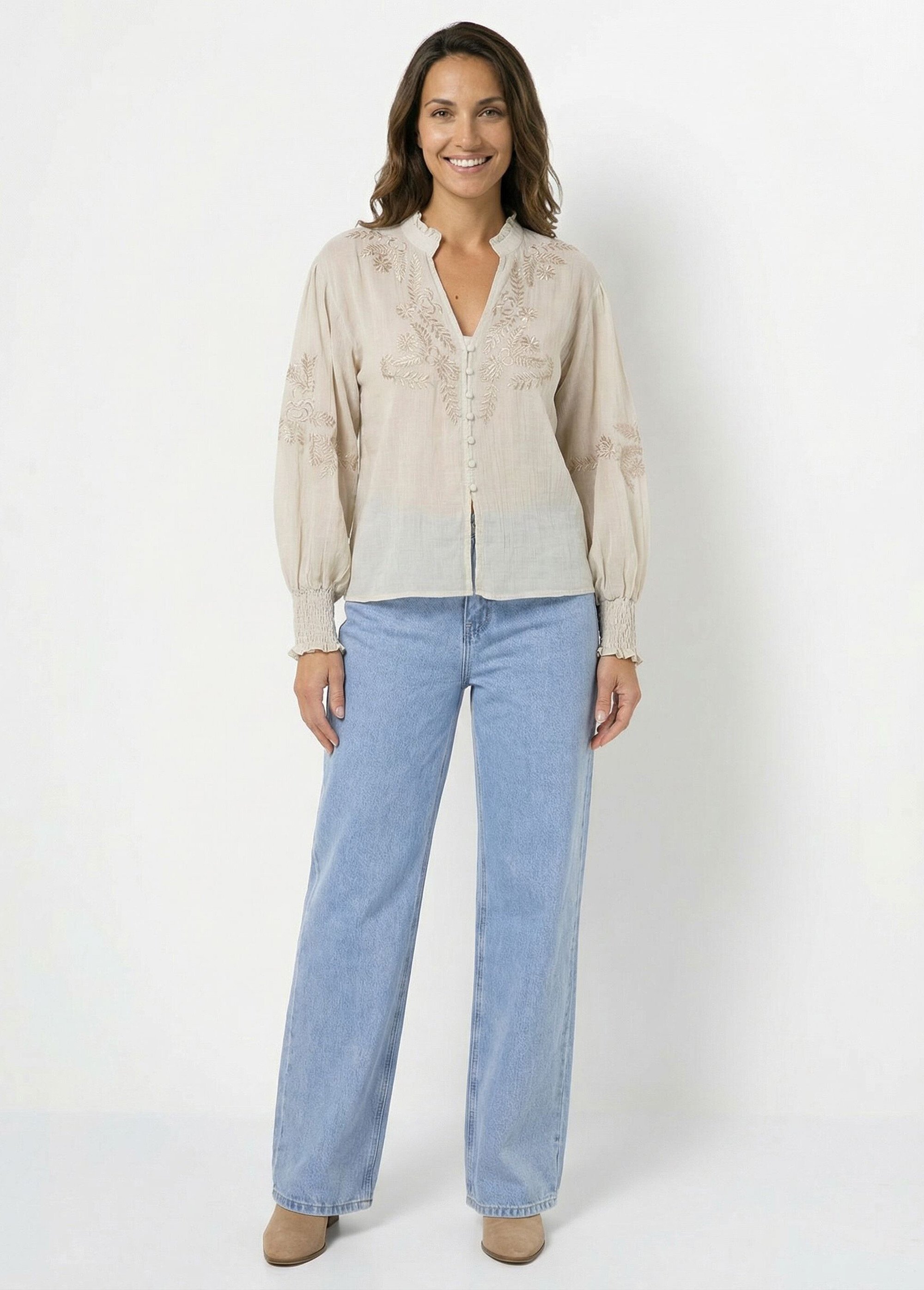 Chemisier brodé, col et poignets plissés Femme Beige JSM-CH2505 SF1