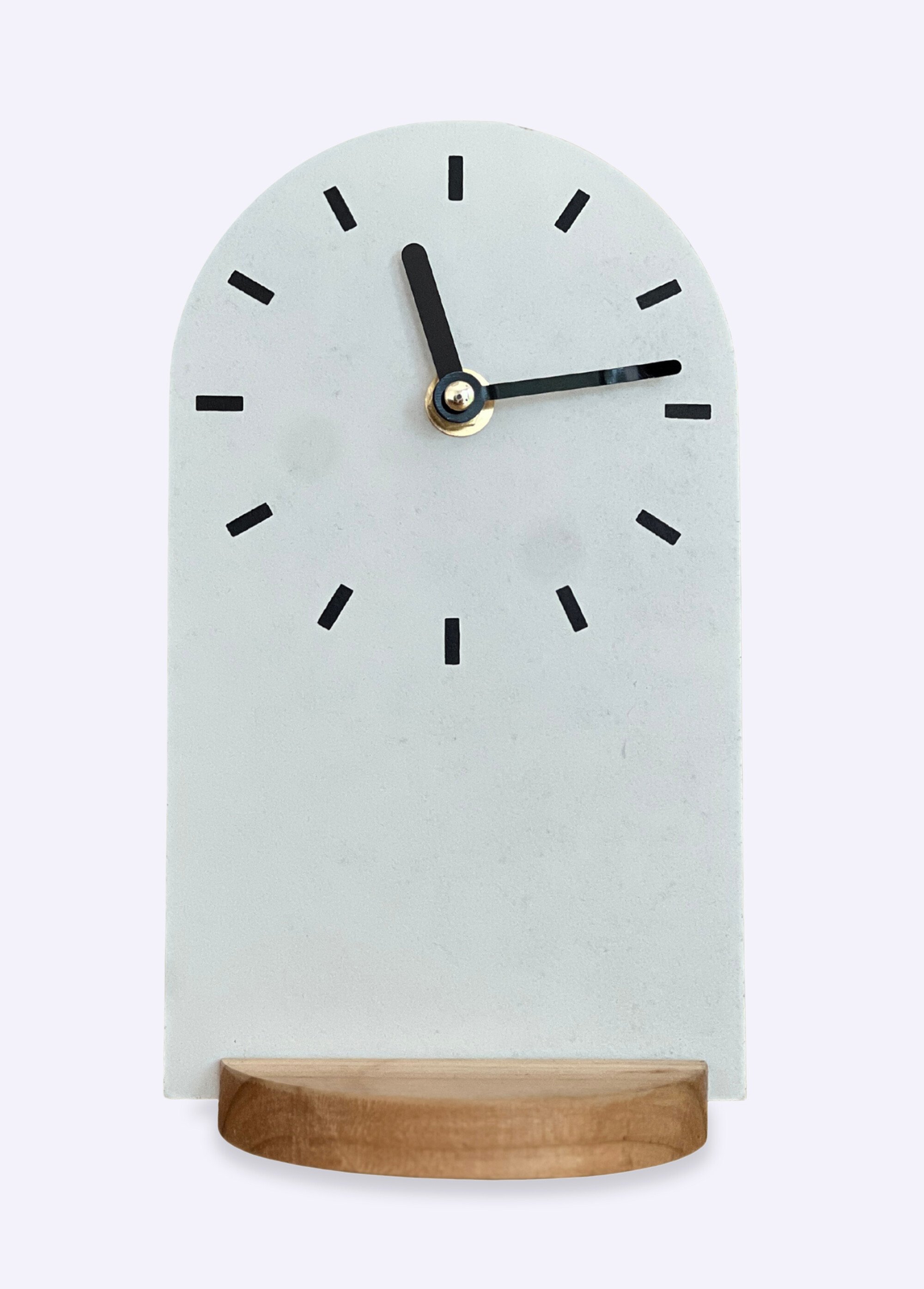 Horloge à poser style épuré