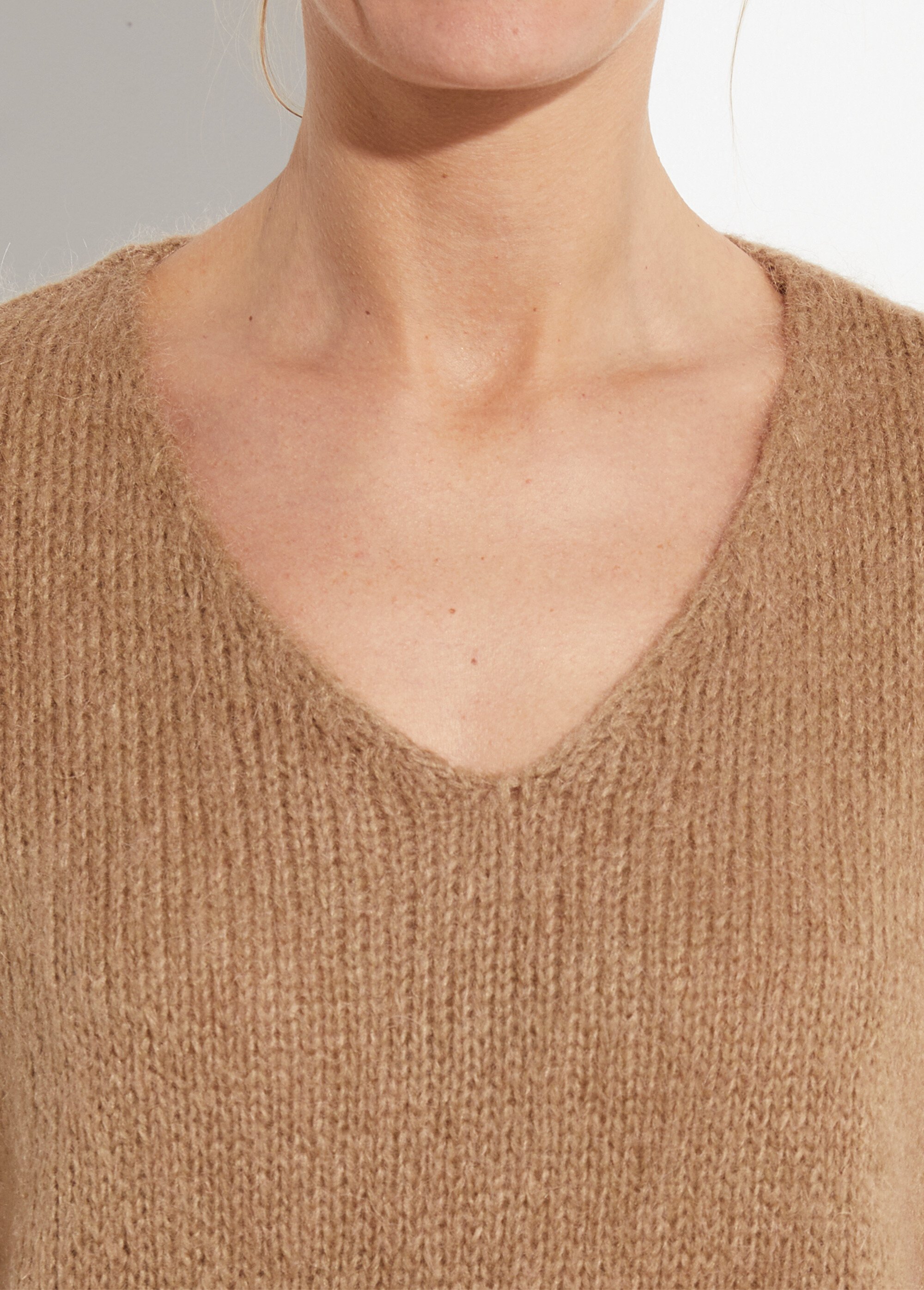 Pull chaud col V en maille avec mohair Femme Marron WHN-1720 DE1