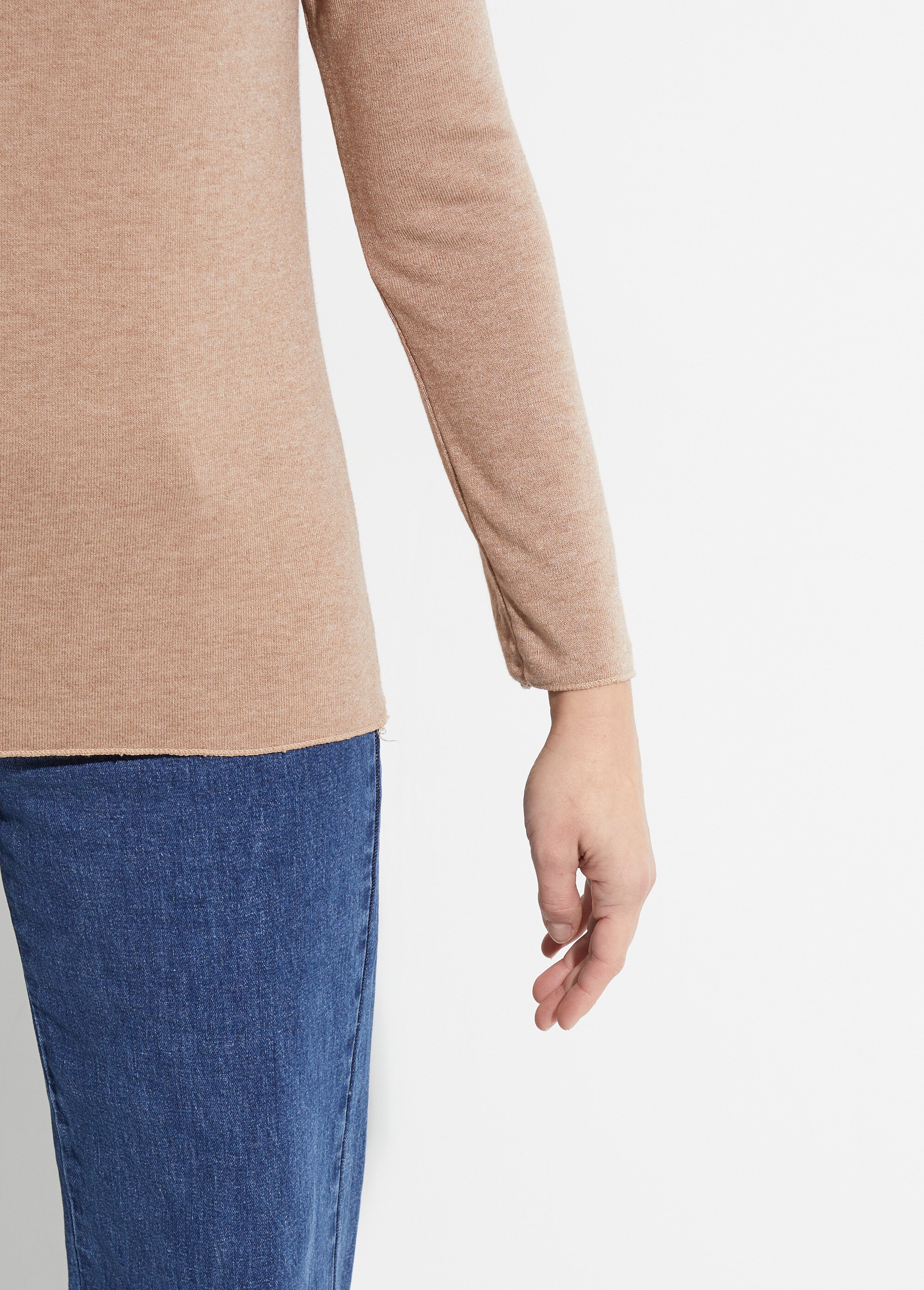 Pull fin avec angora et laine, col V