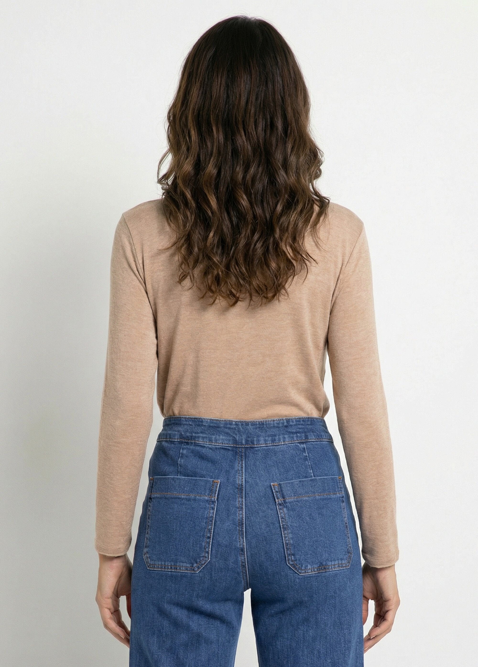 Pull fin avec angora et laine, col V