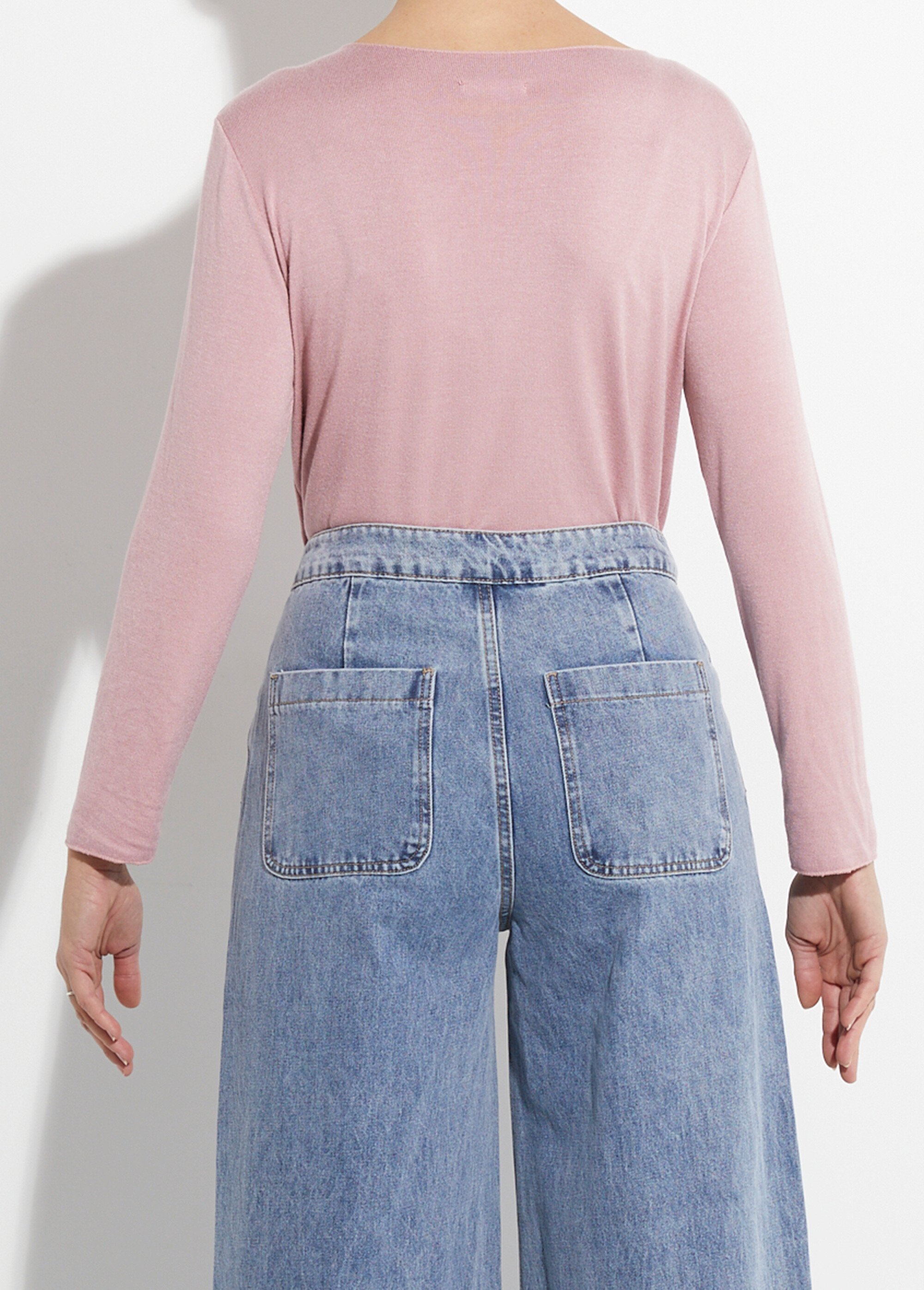 Pull fin avec angora et laine, col V