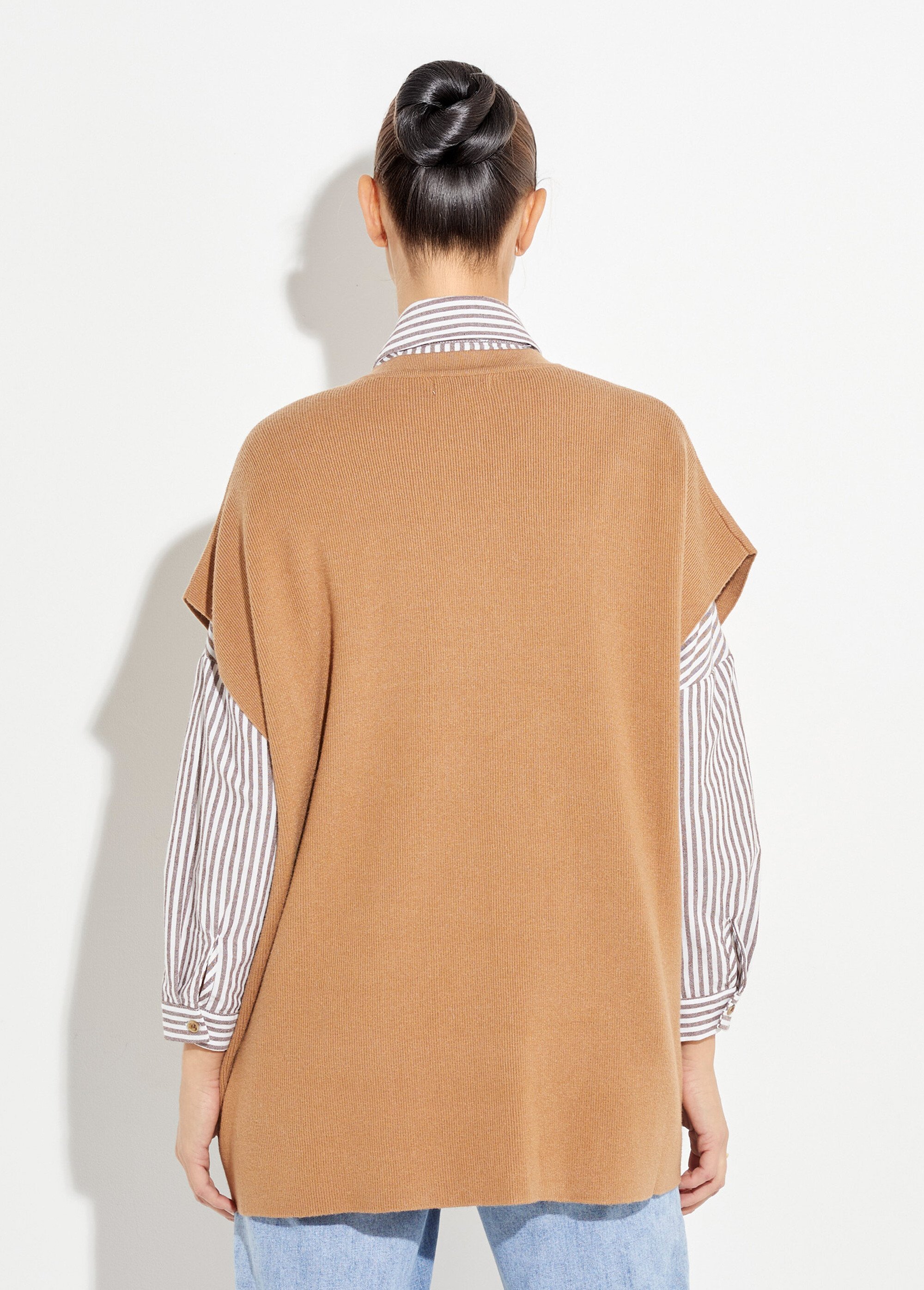 Gilet long sans manches avec col rond