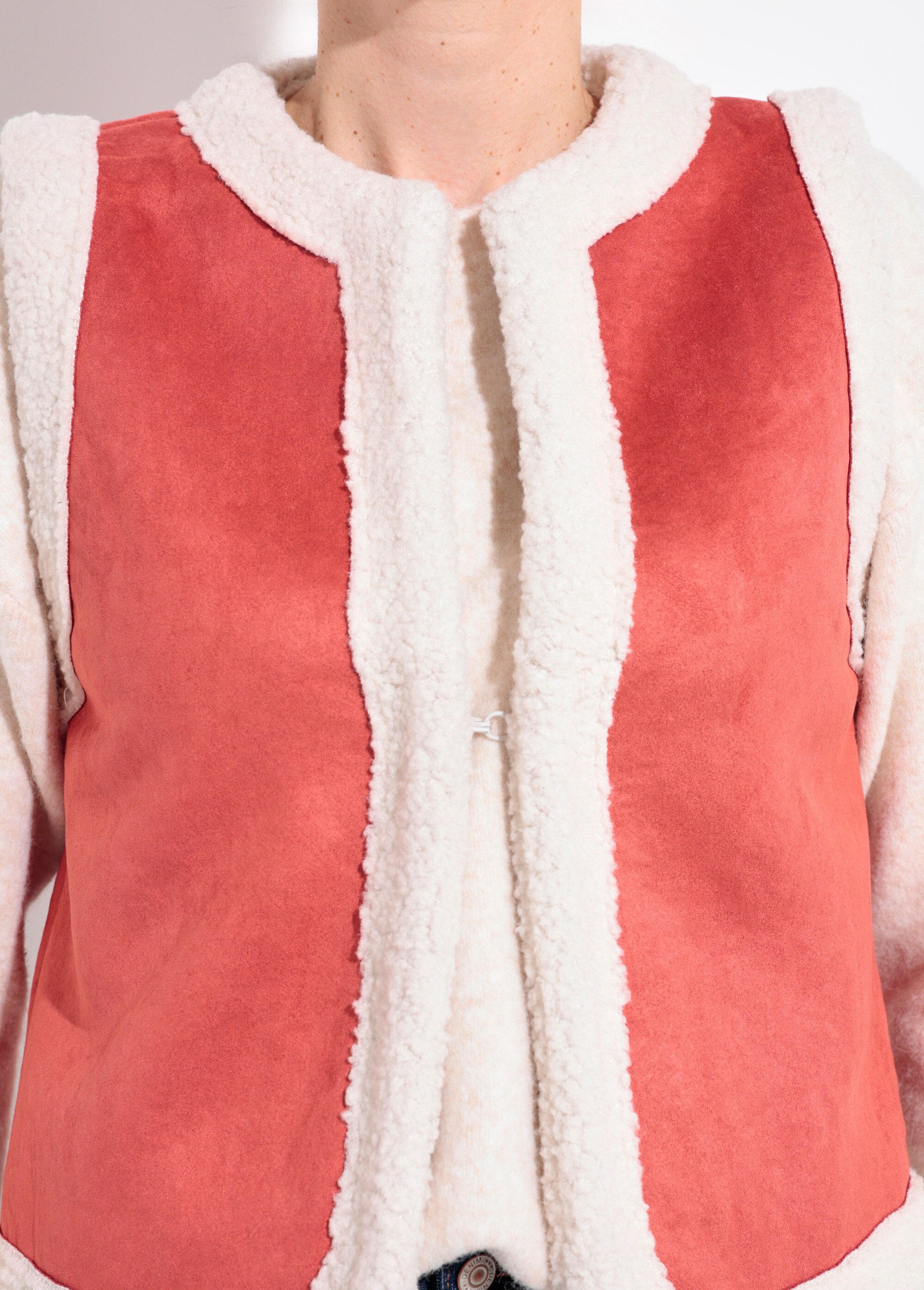 Gilet sans manches style mouton retourné Femme Rouge IA-R3215 DE1