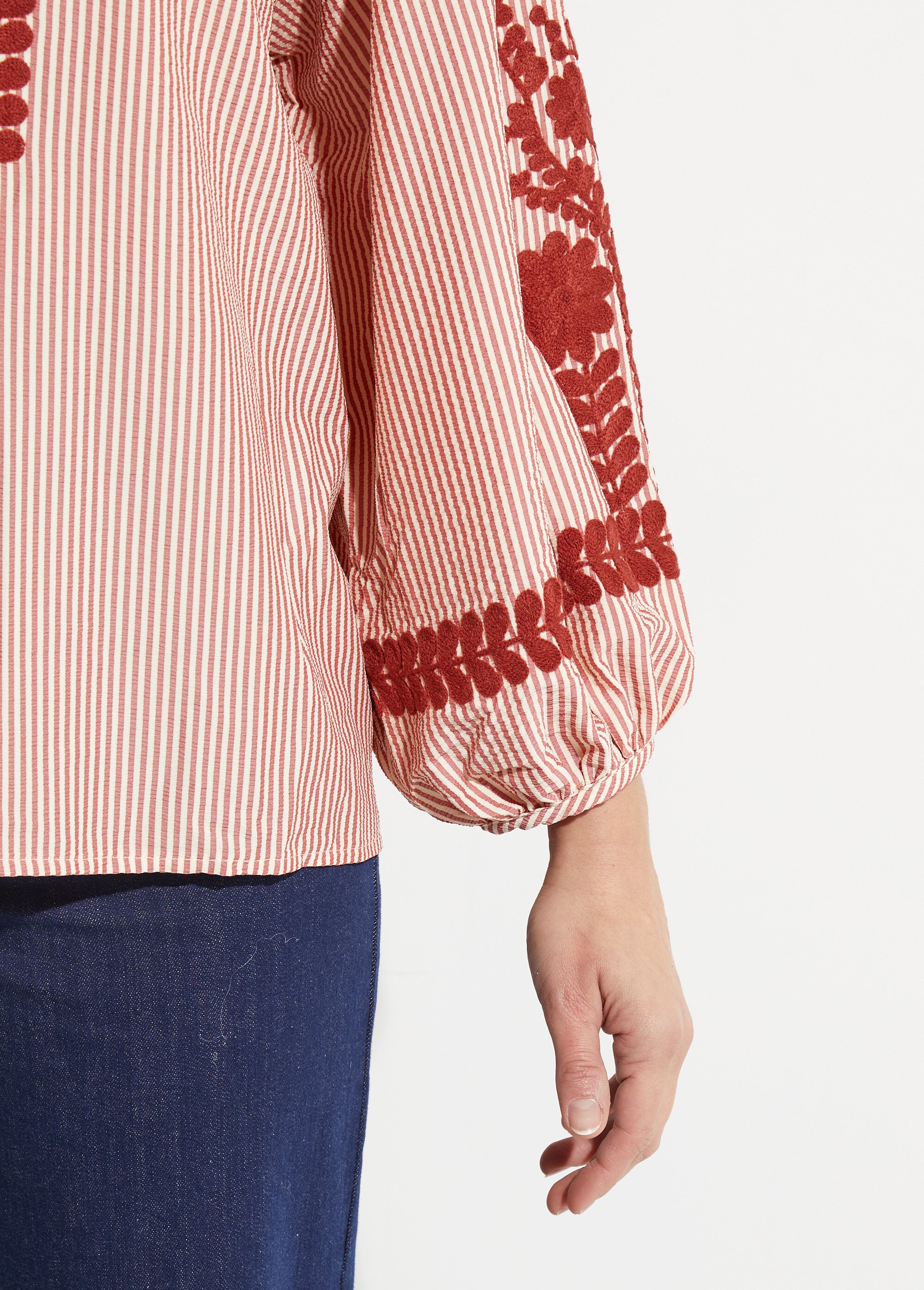 Blouse rayée avec broderies feuillages Femme Rouge JSM-TOP3333 DE1