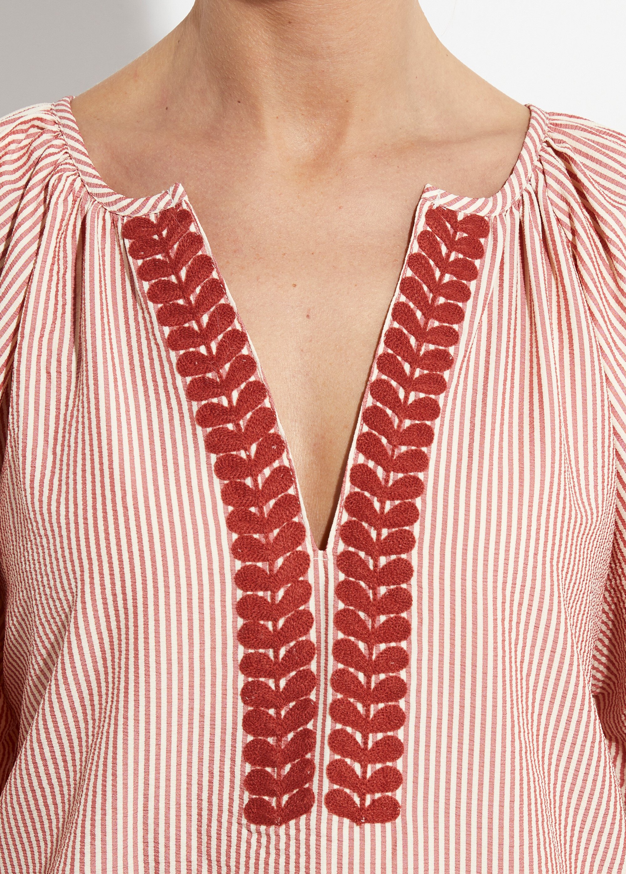 Blouse rayée avec broderies feuillages Femme Rouge JSM-TOP3333 DE2