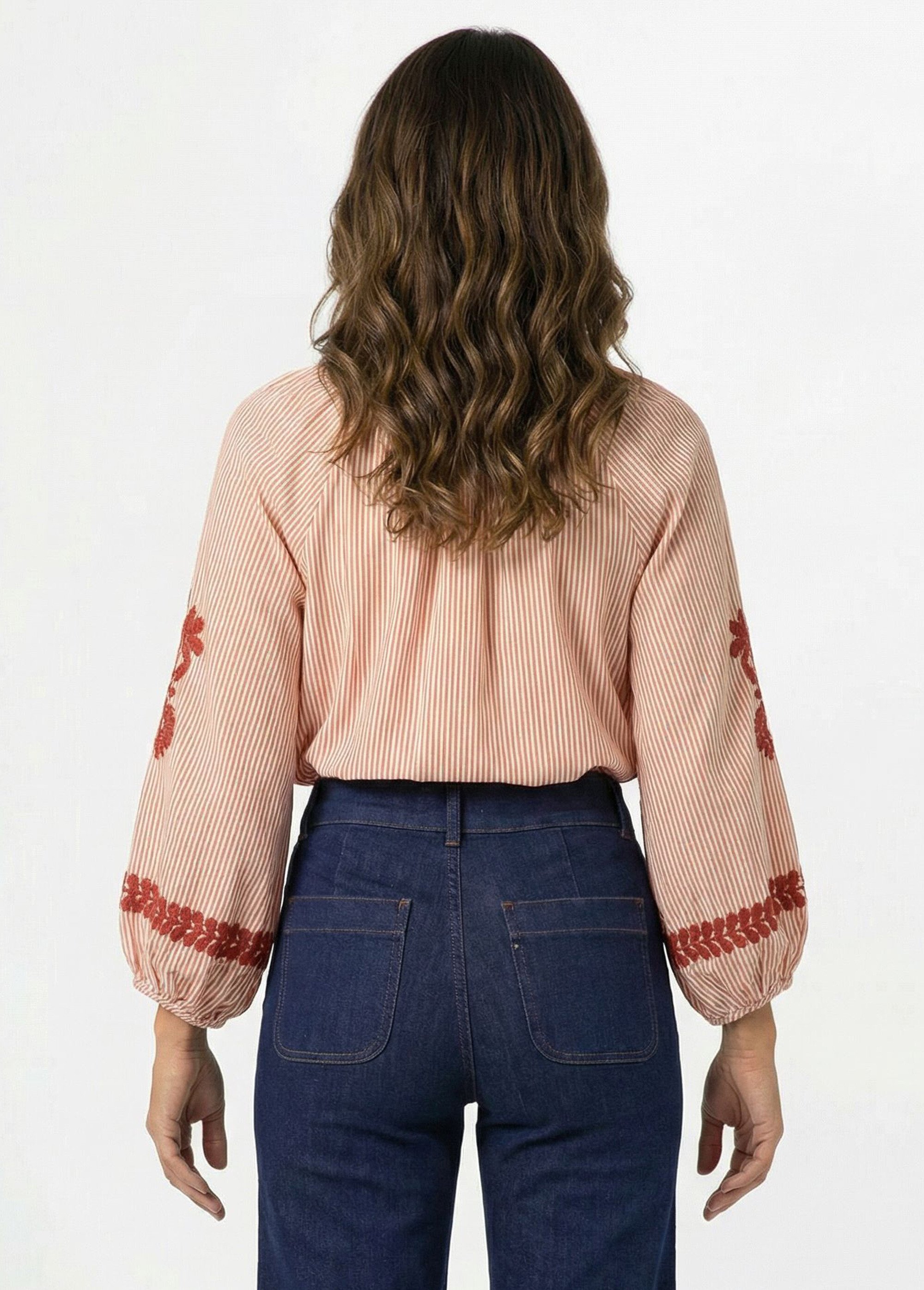 Blouse rayée avec broderies feuillages