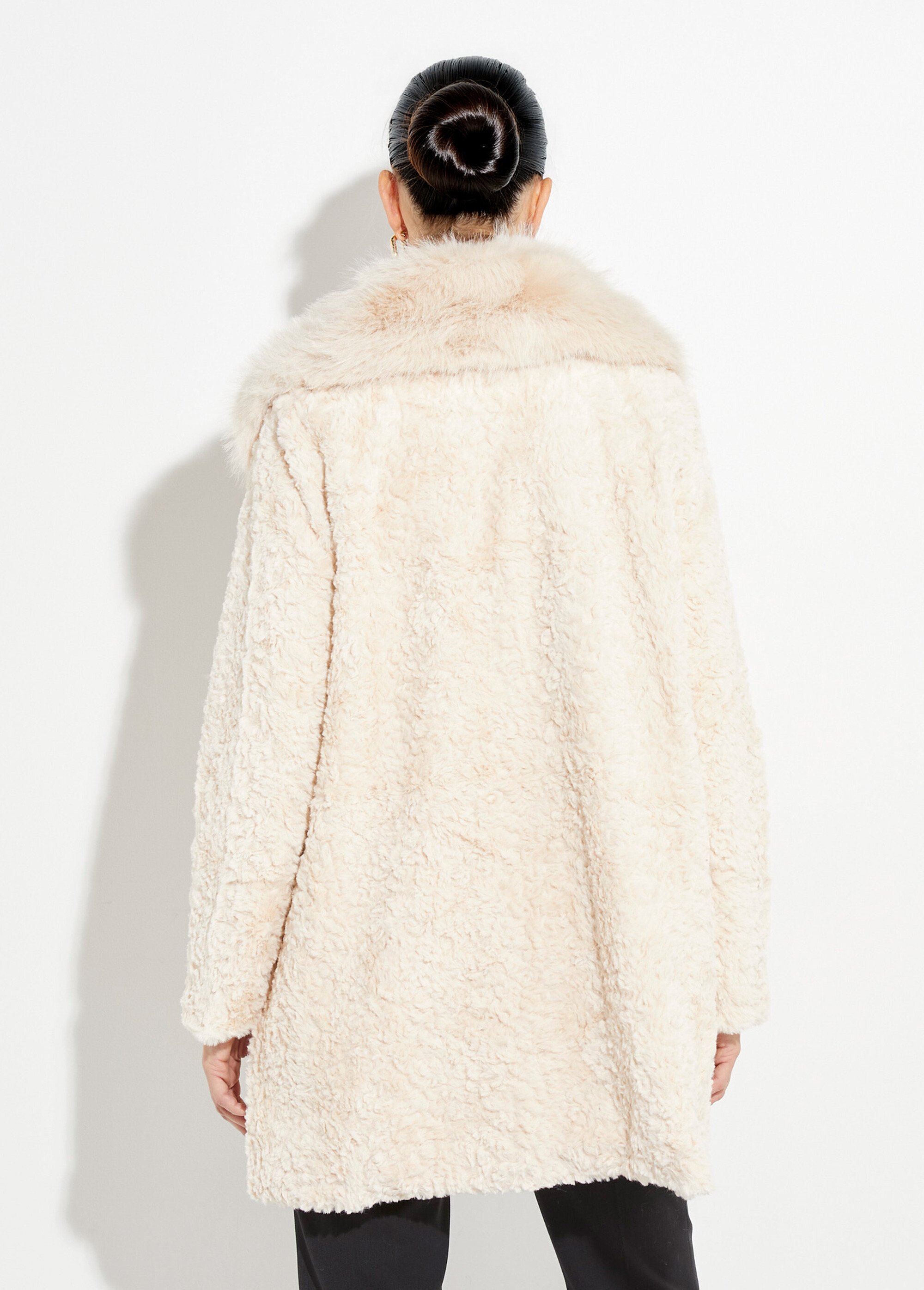 Manteau long chic en fausse fourrure