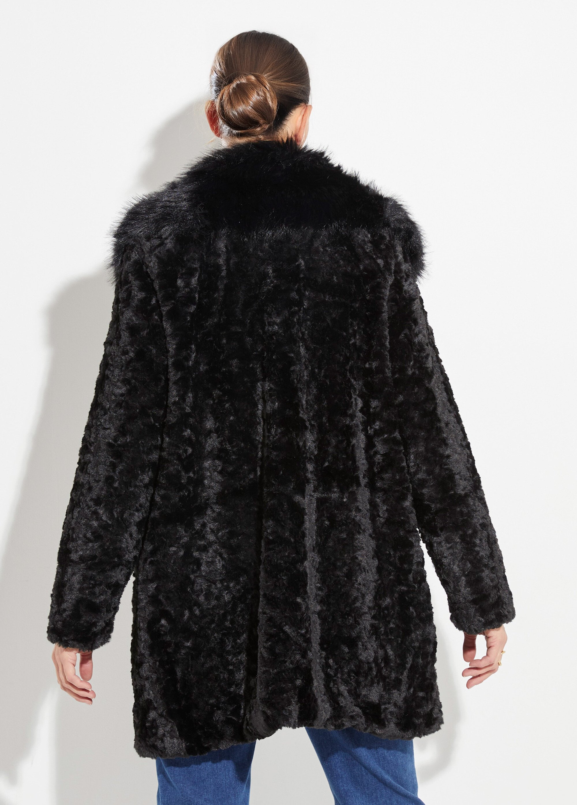 Manteau long chic en fausse fourrure