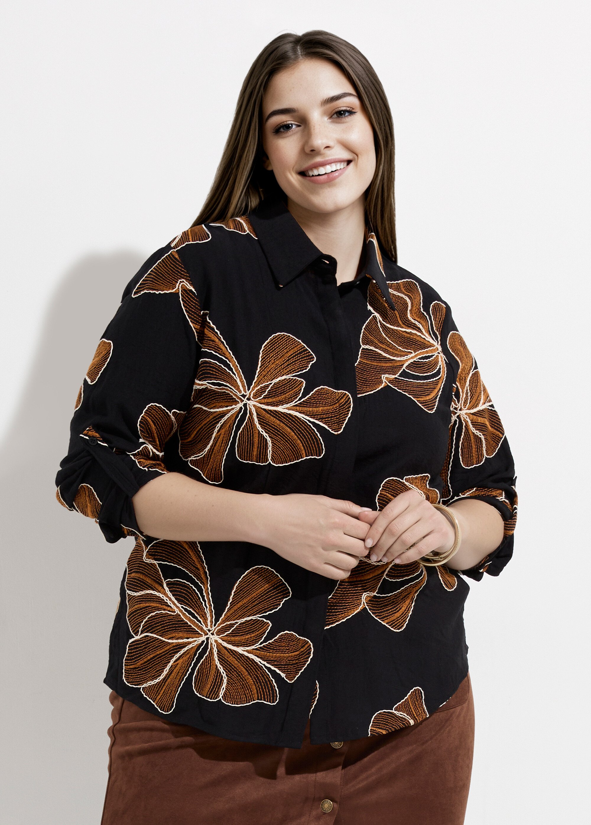 Chemisier avec broderies motif fleurs Femme Grande Taille Noir MA-008-2338 MV1