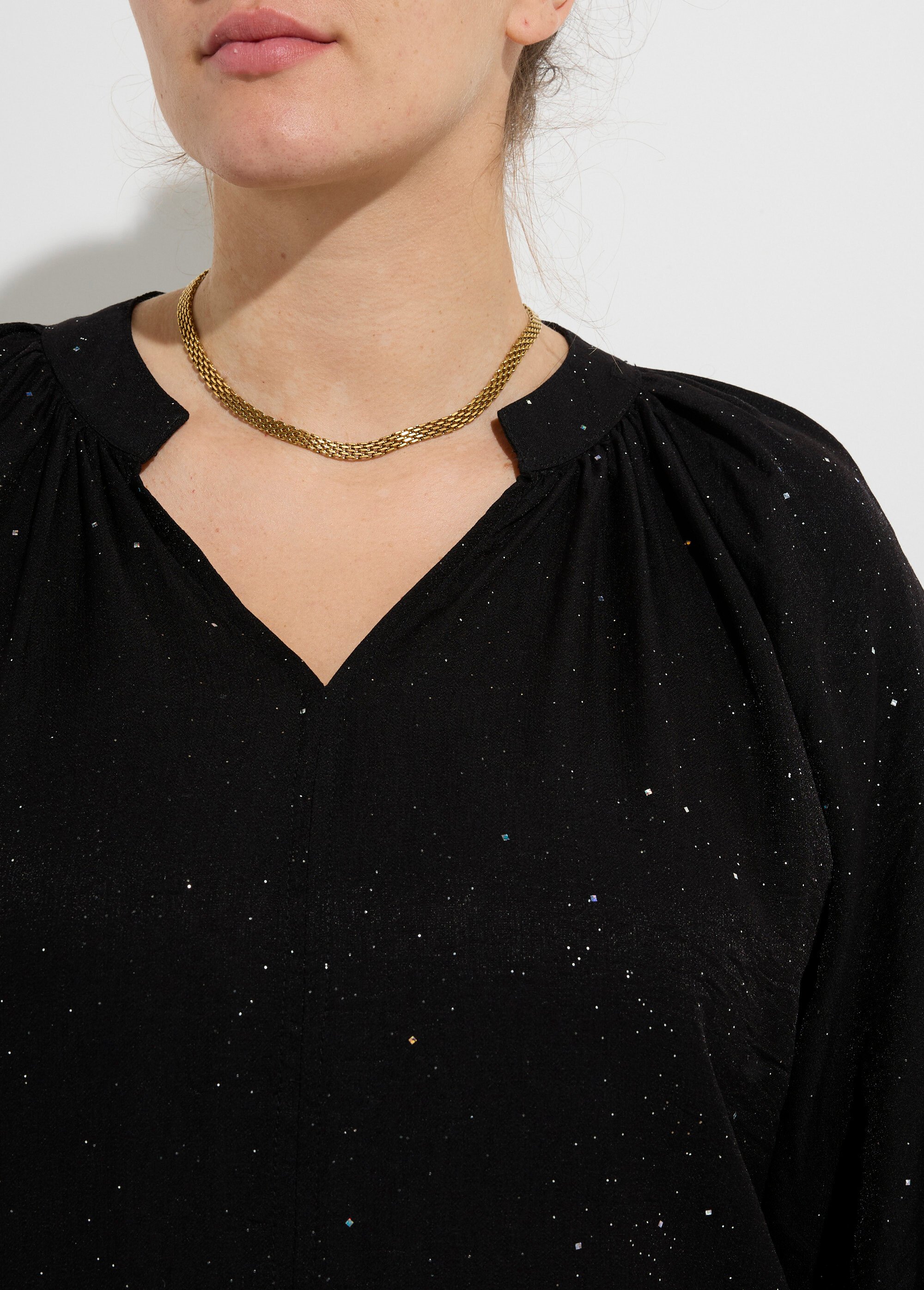 Chemisier uni pailleté et plissé, col V