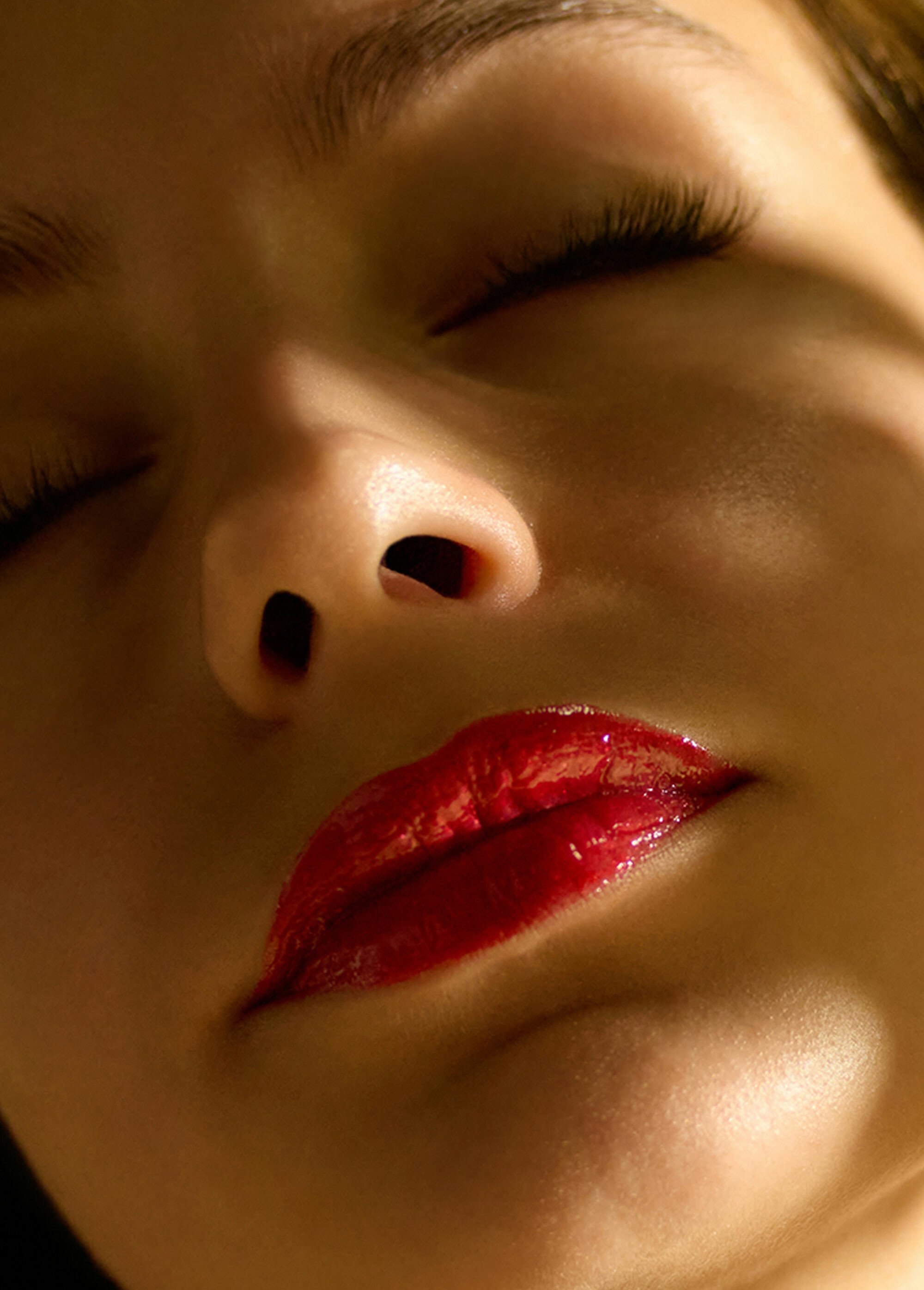 Huile à lèvres teintée BIO nourrissante Rouge AV-1821 SI1