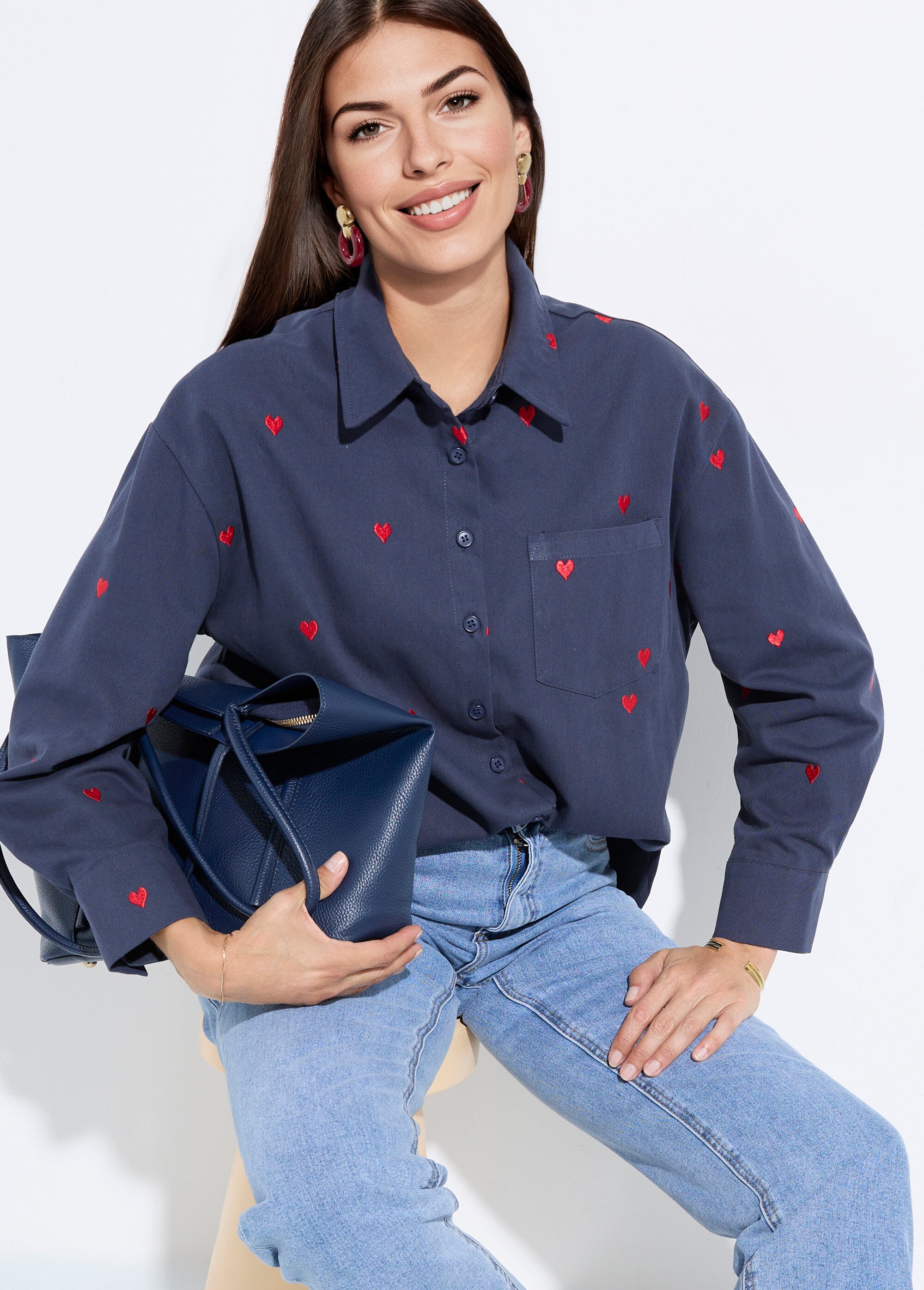 Surchemise en twill avec cœur brodés Femme Bleu IA-Q3089 MV1