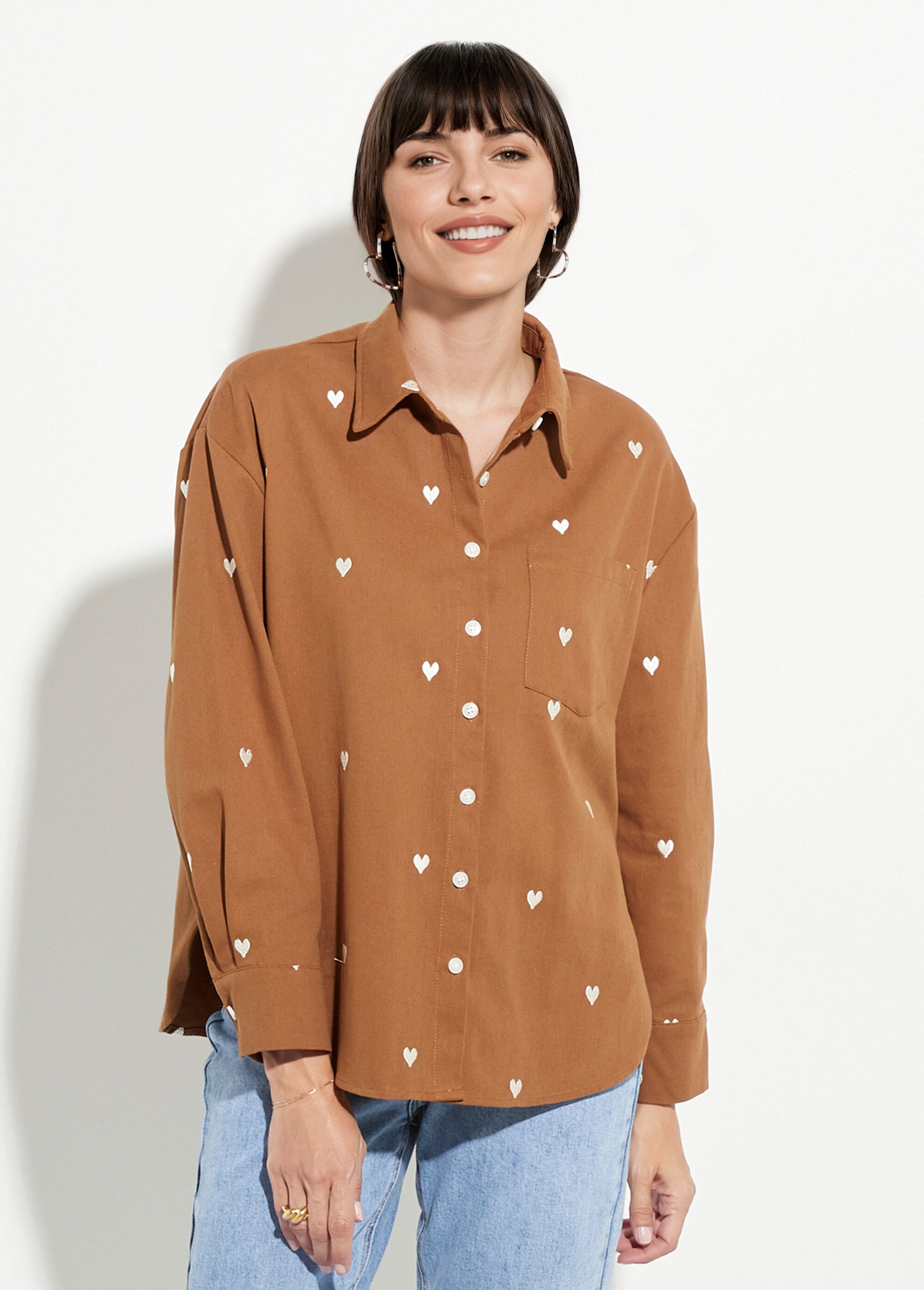 Surchemise en twill avec cœur brodés Femme Beige IA-Q3089 FA1