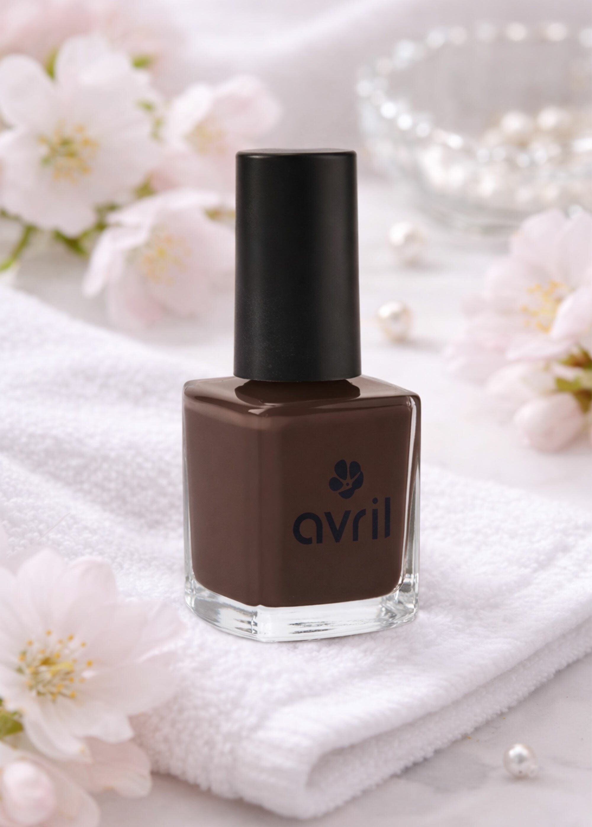 Vernis à ongles BIO, couleur intense Marron AV-2024 SI1