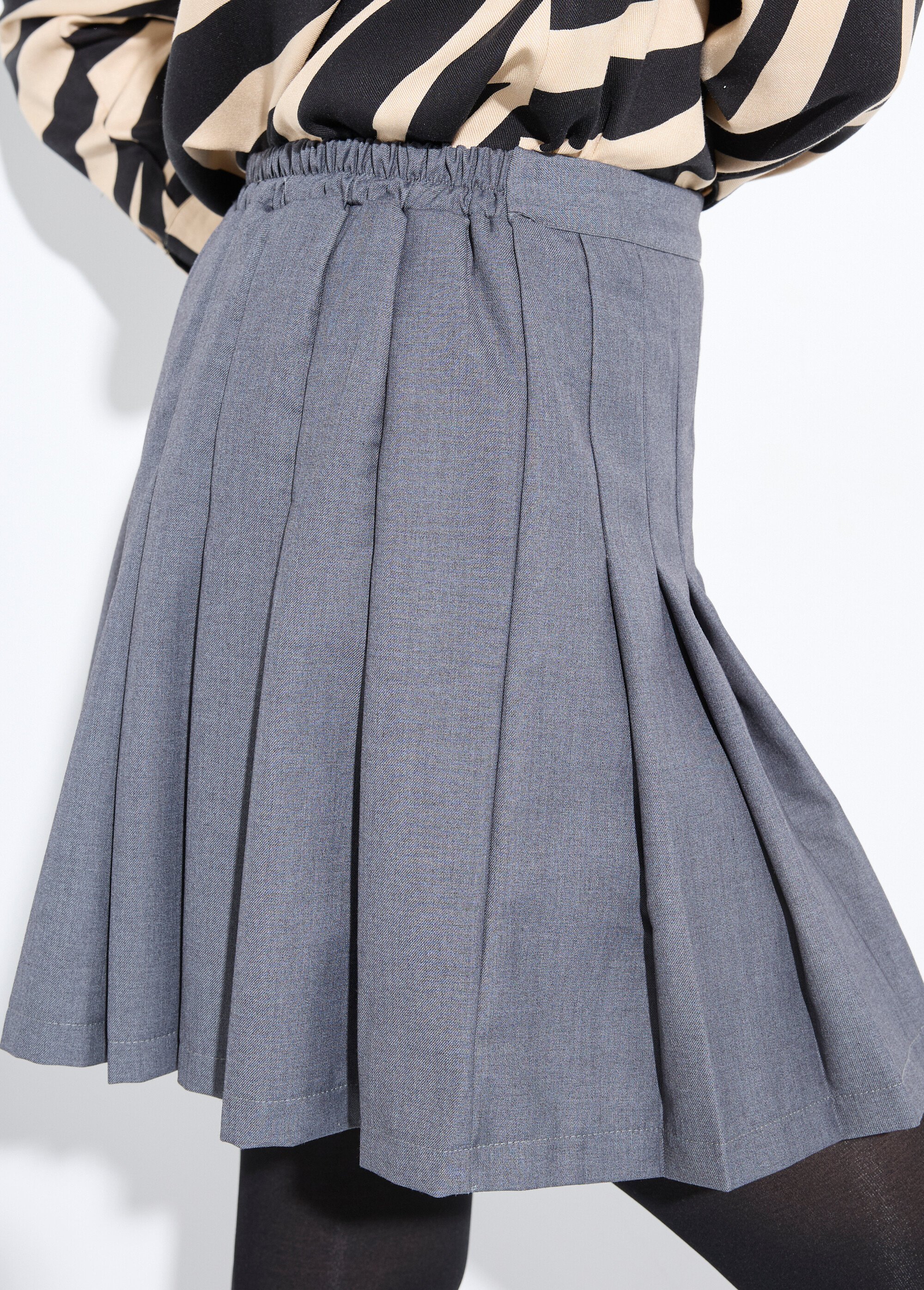 Jupe plissée courte chinée foncée Femme Gris IA-R5955 DE1