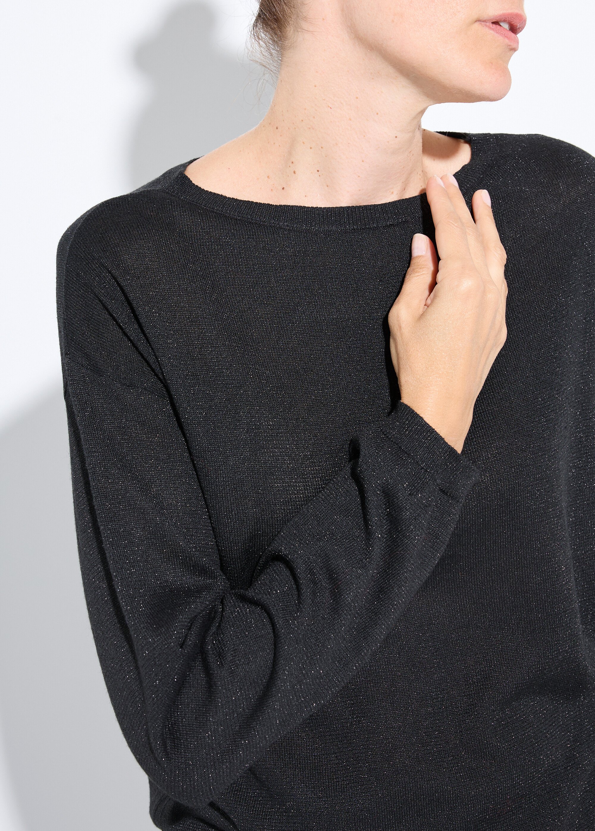 Pull court en maille fine métallisée Femme Noir IA-AR837 DE1