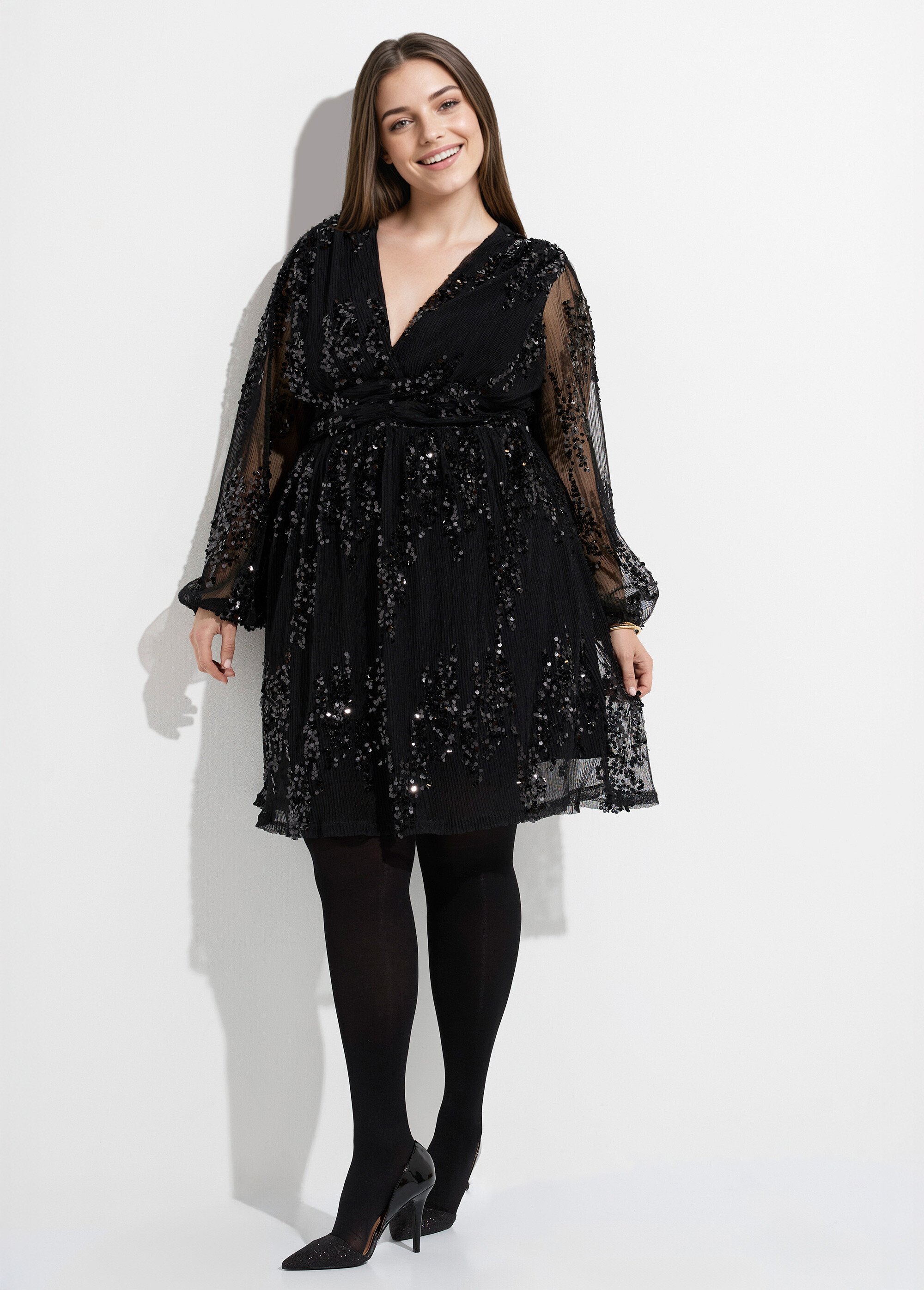 Robe chic en voile et sequins brillants