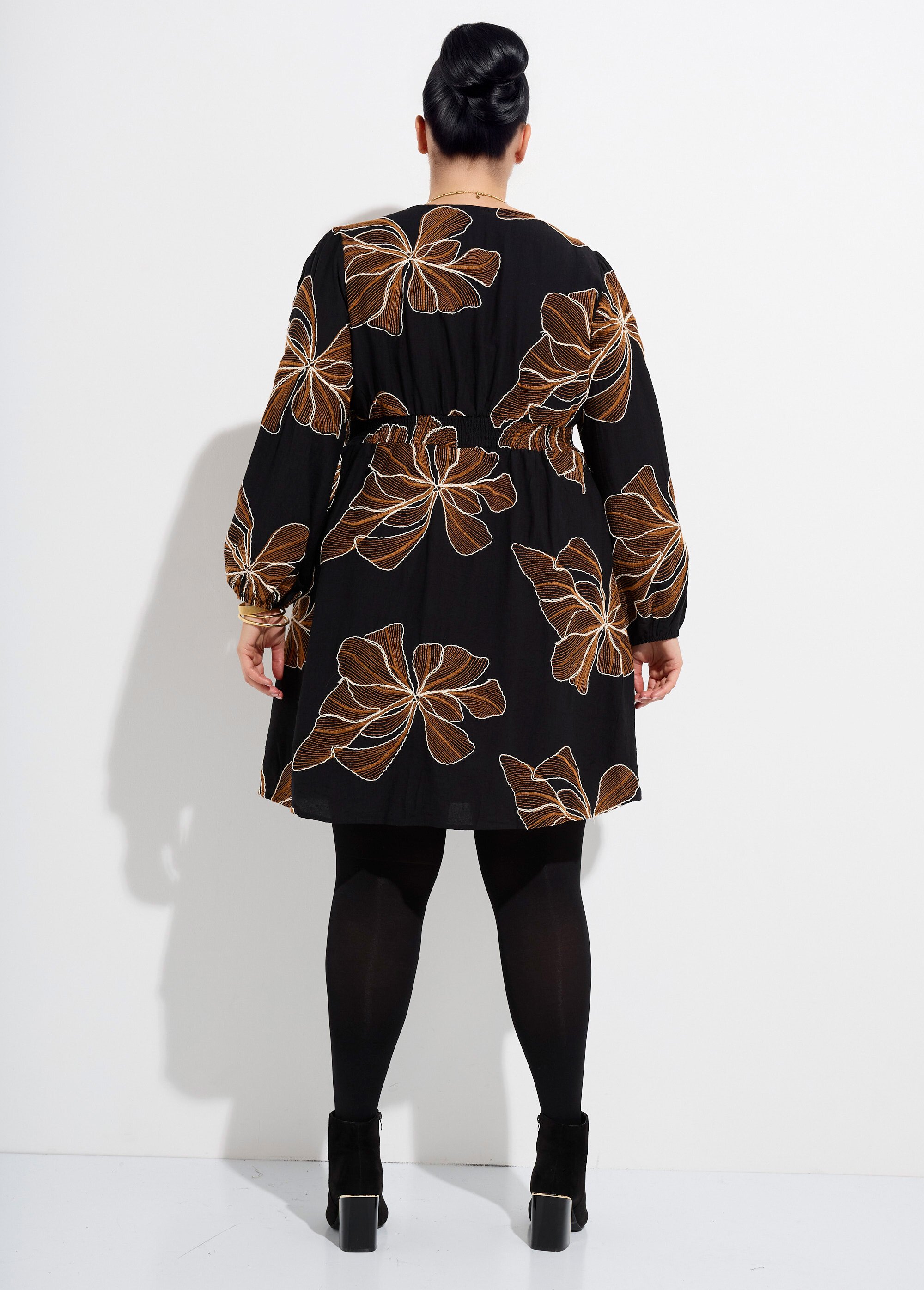 Robe col V, broderies fleurs stylisées Femme Grande Taille Noir MA-M282-2338 DO1