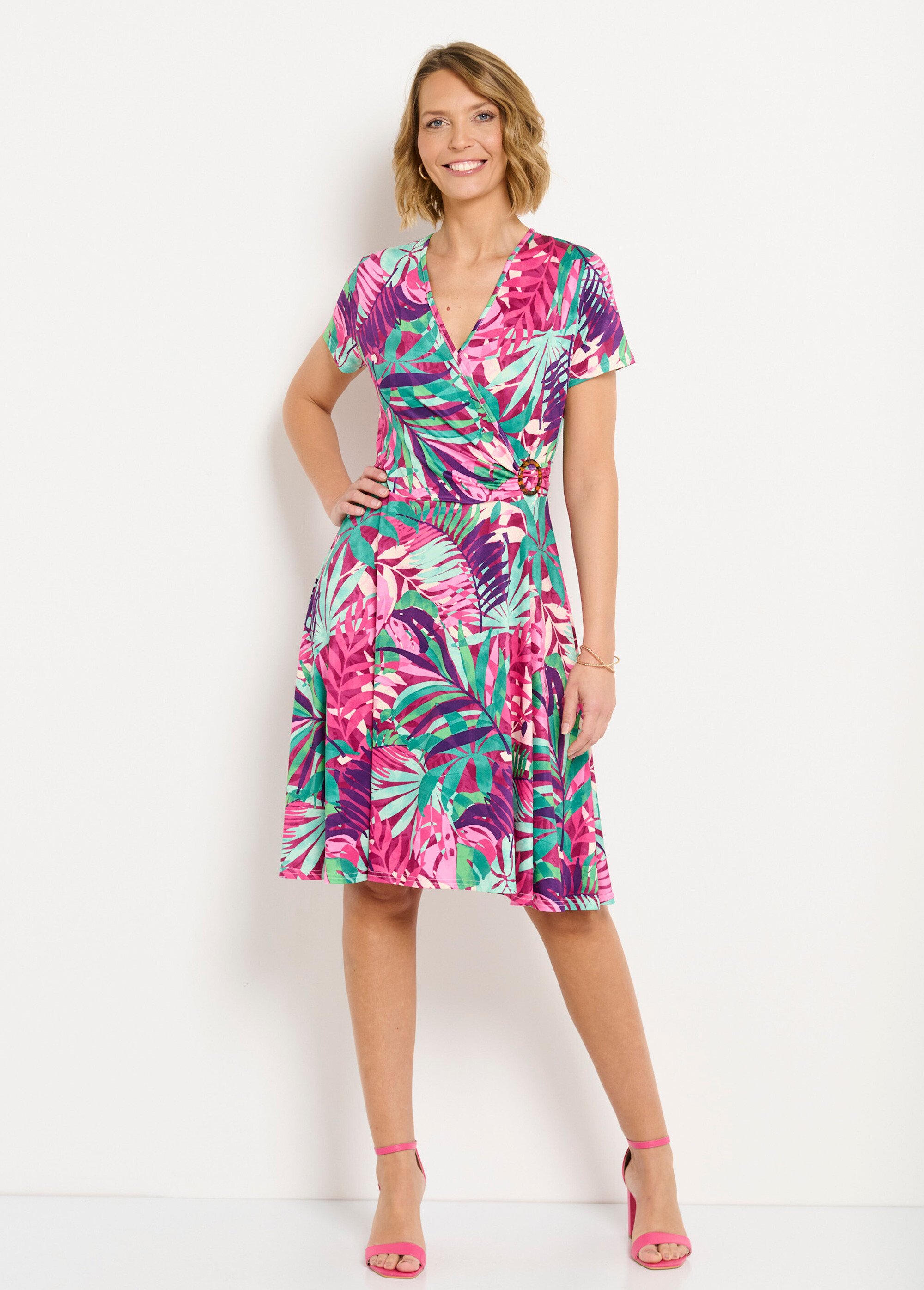 Robe courte col V imprimé exotique