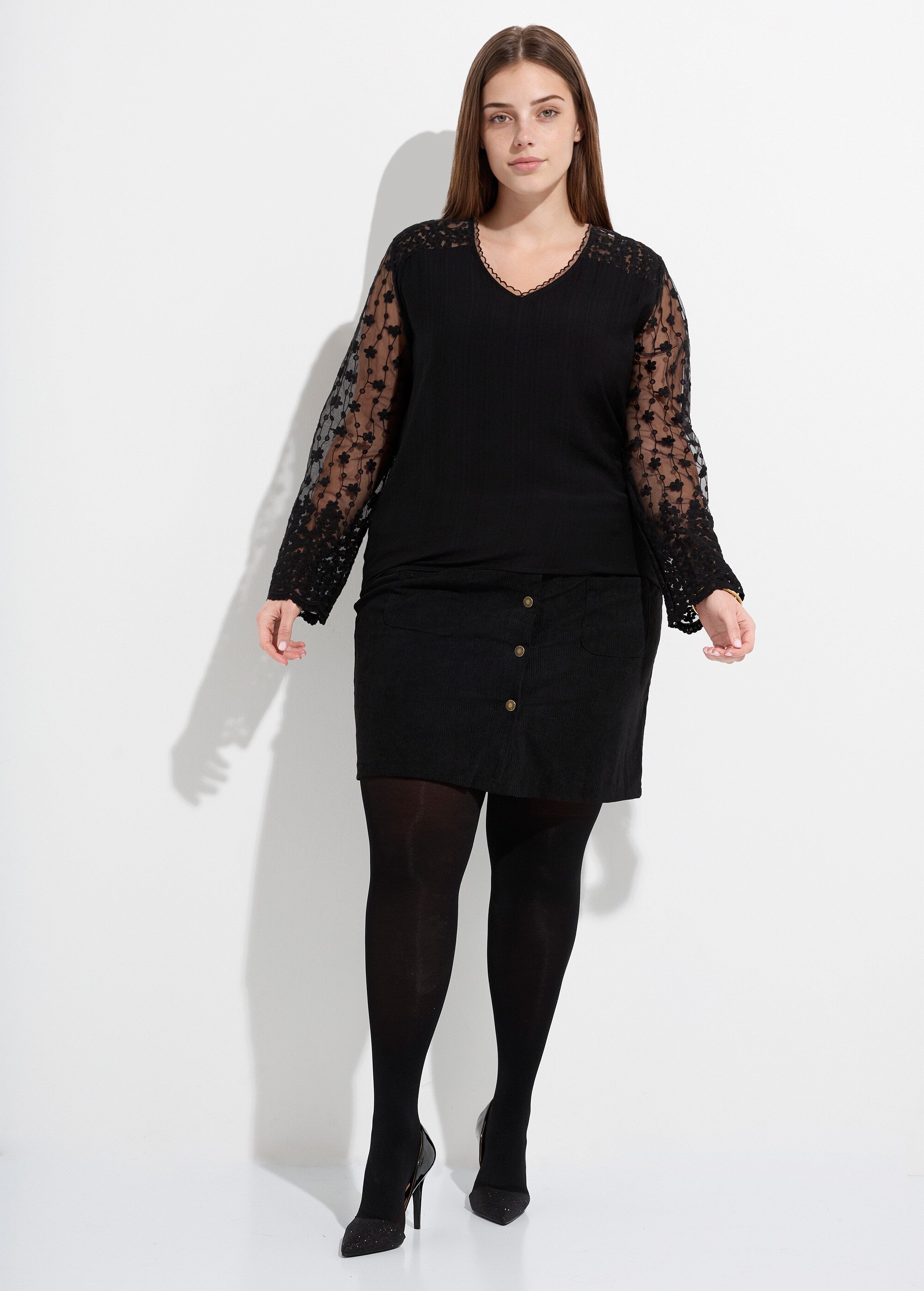 Tunique col V et manches dentelle fleurie Femme Grande Taille Noir MA-M859-1539 SF1