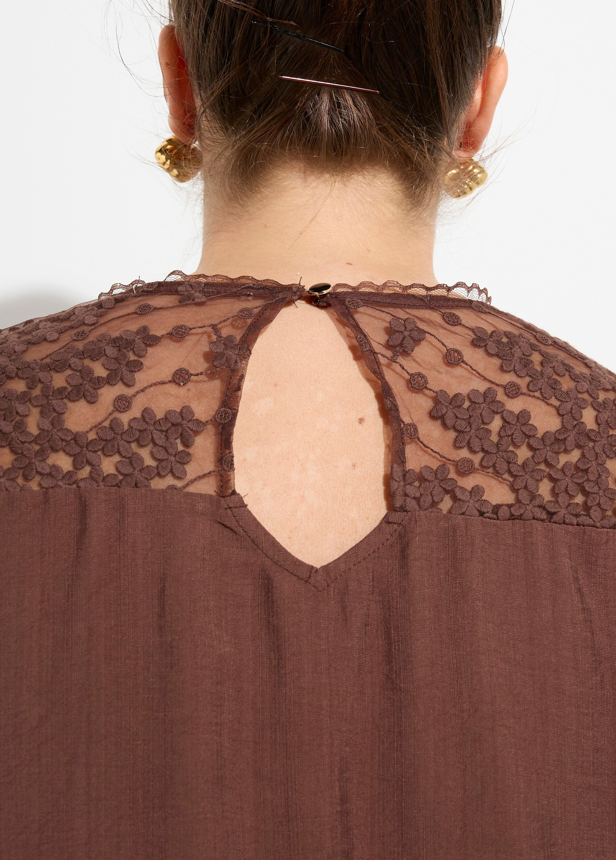 Tunique col V et manches dentelle fleurie Femme Grande Taille Marron MA-M859-1539 DE1