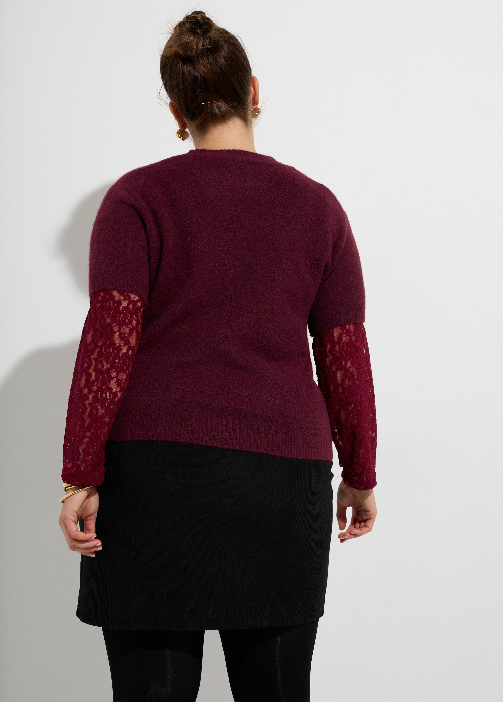 Pull chaud avec laine, manches dentelle