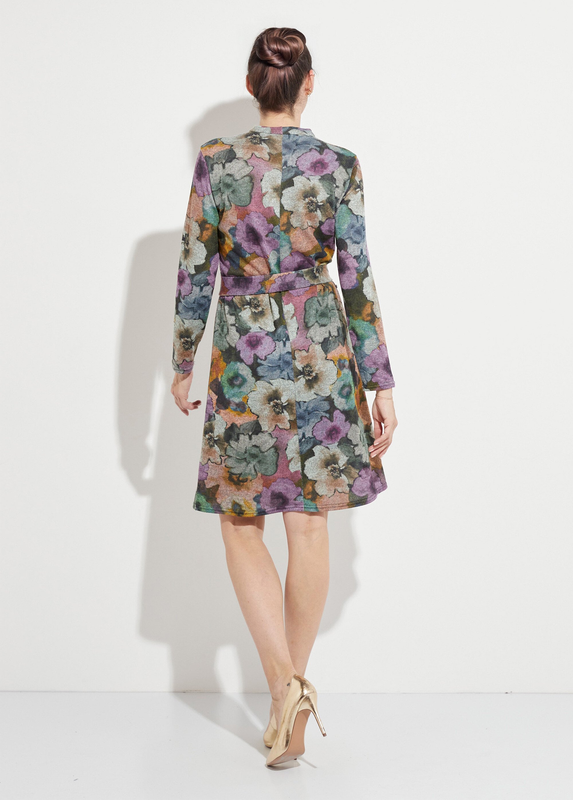 Robe imprimée droite ceinturée col montant maille chaude
