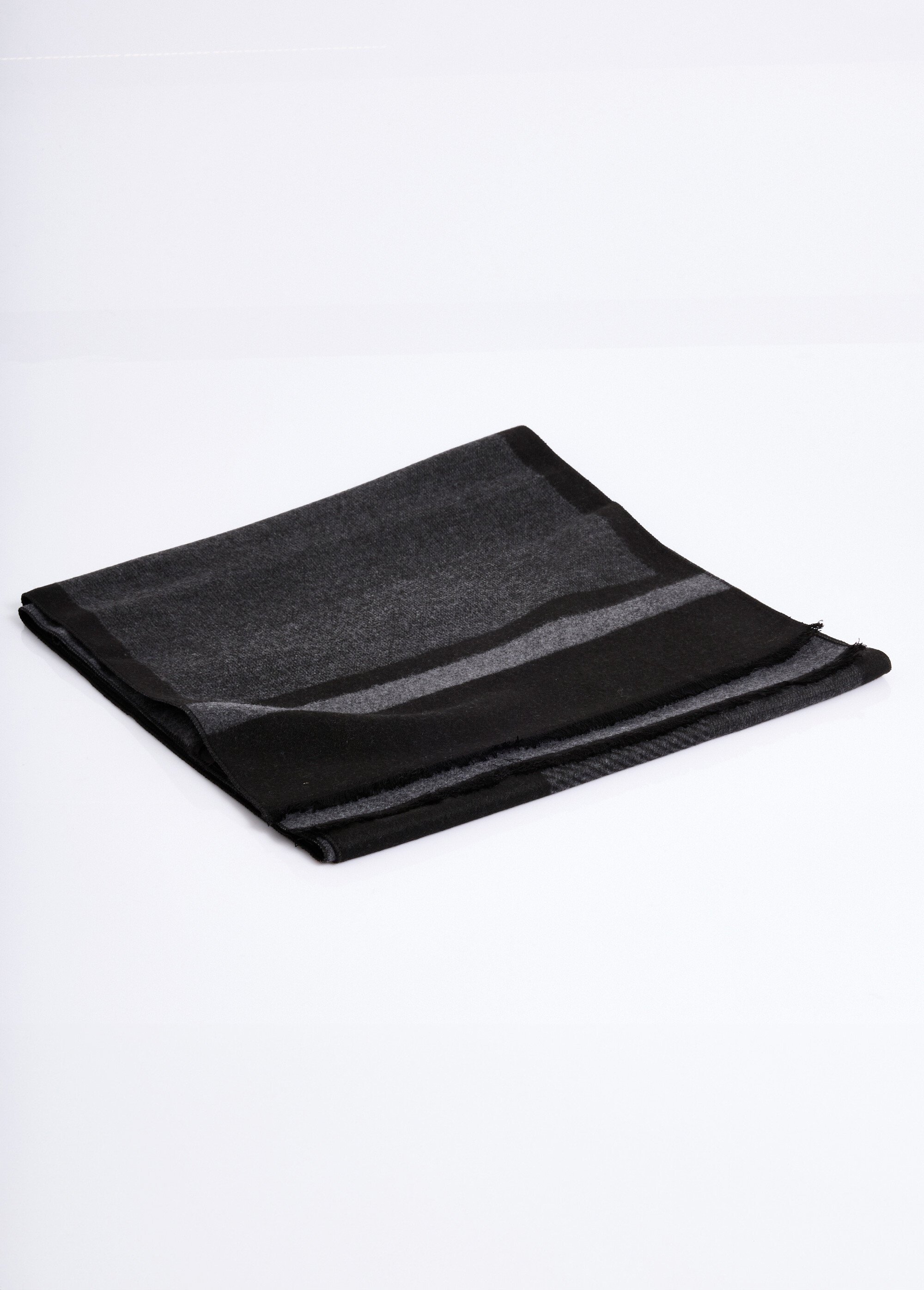 Echarpe motifs bicolores petites franges