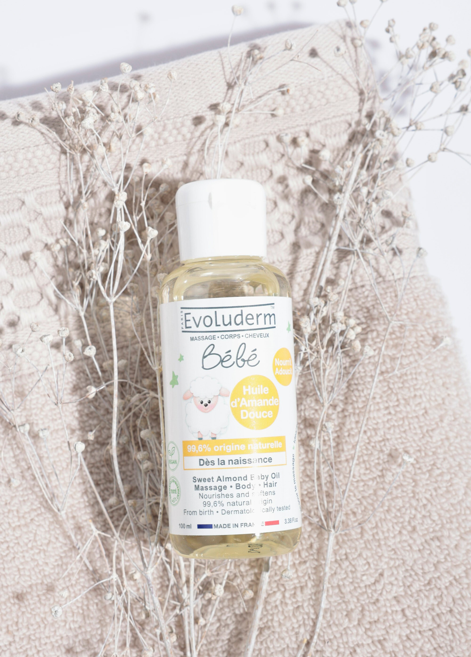 Huile d'amande douce naturelle nourrissante Blanc EVO14237 SF1