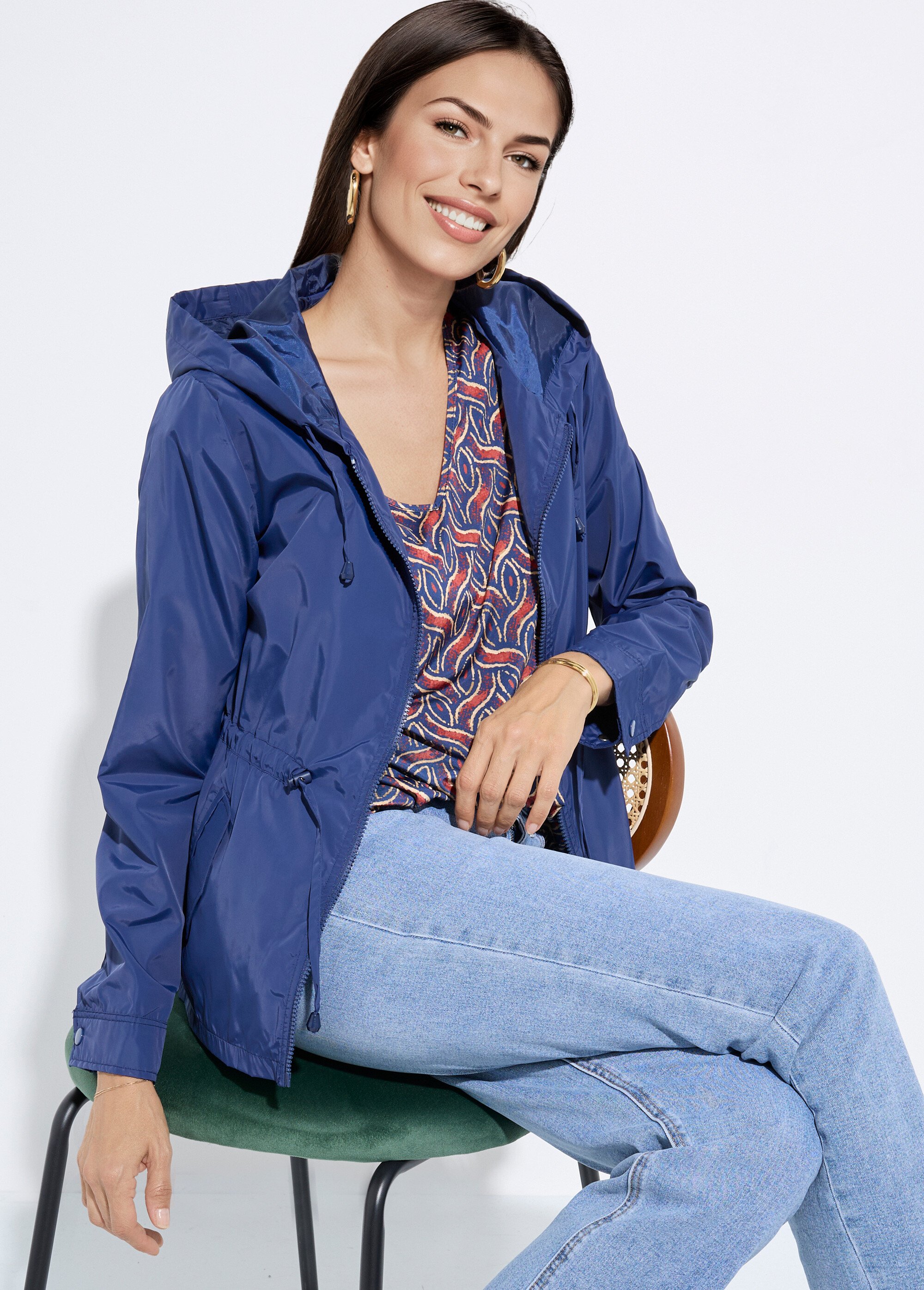 Coupe-vent capuche et taille resserrée Femme Bleu CHE-H888 MV1