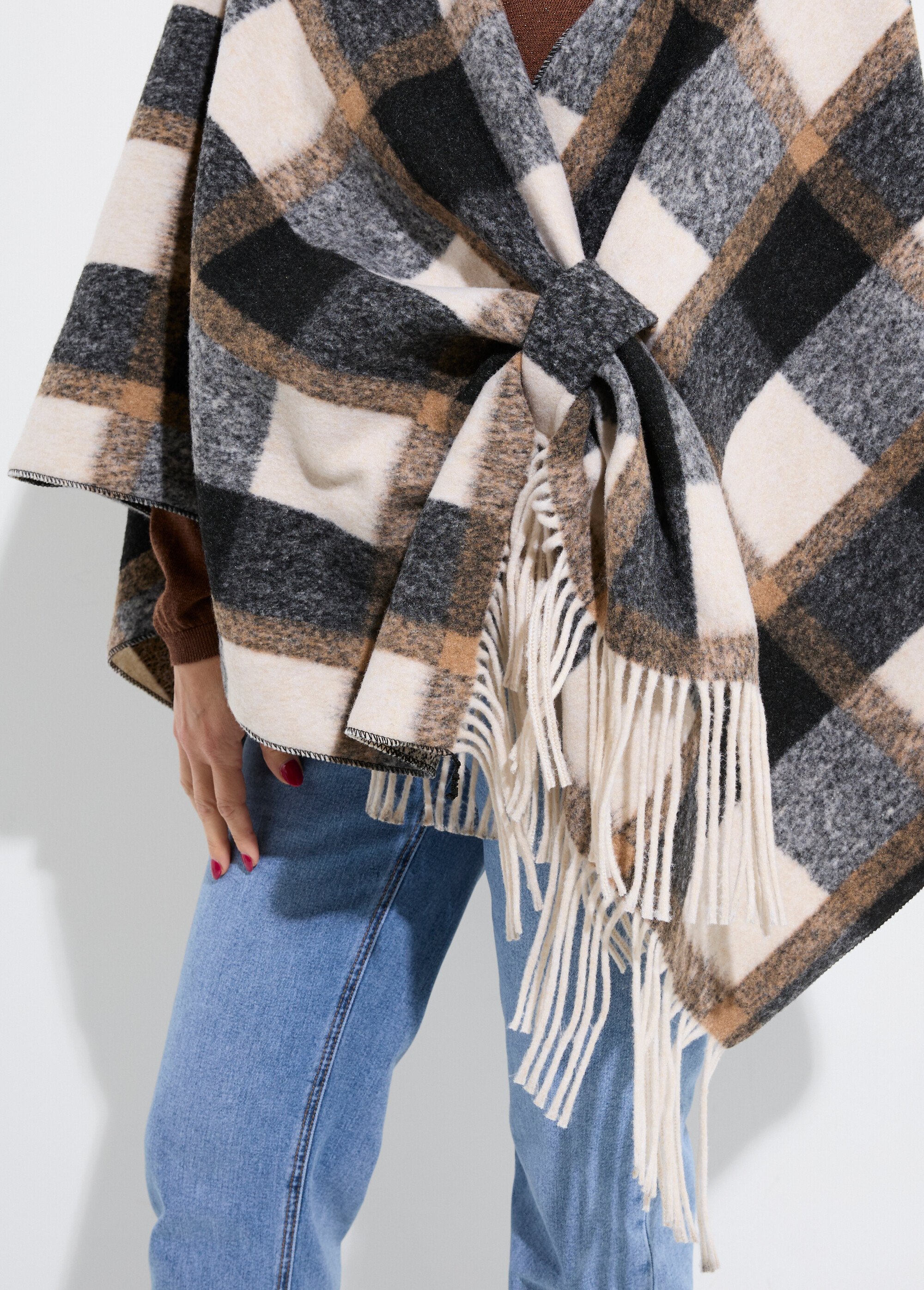 Manteau cape à carreaux aspect lainage