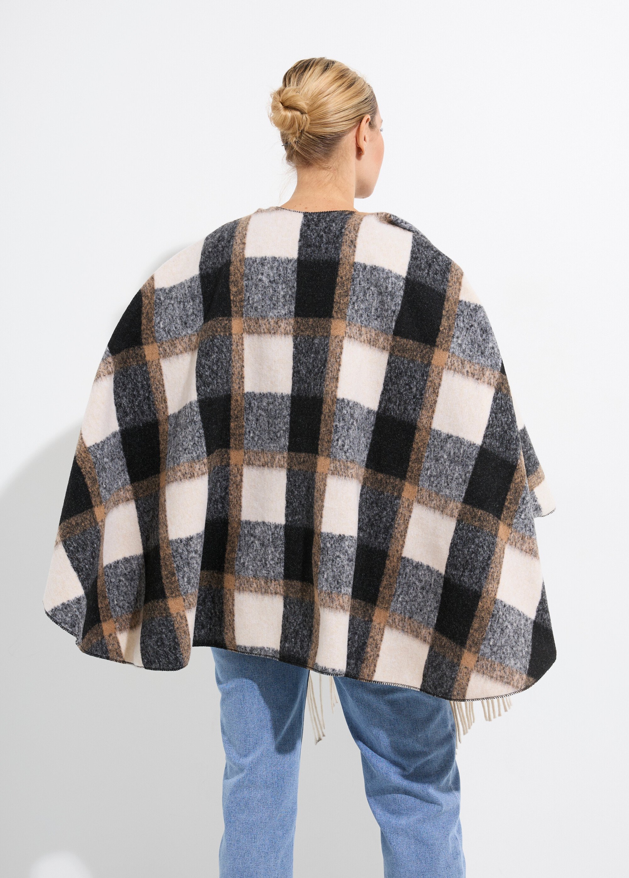 Manteau cape à carreaux aspect lainage