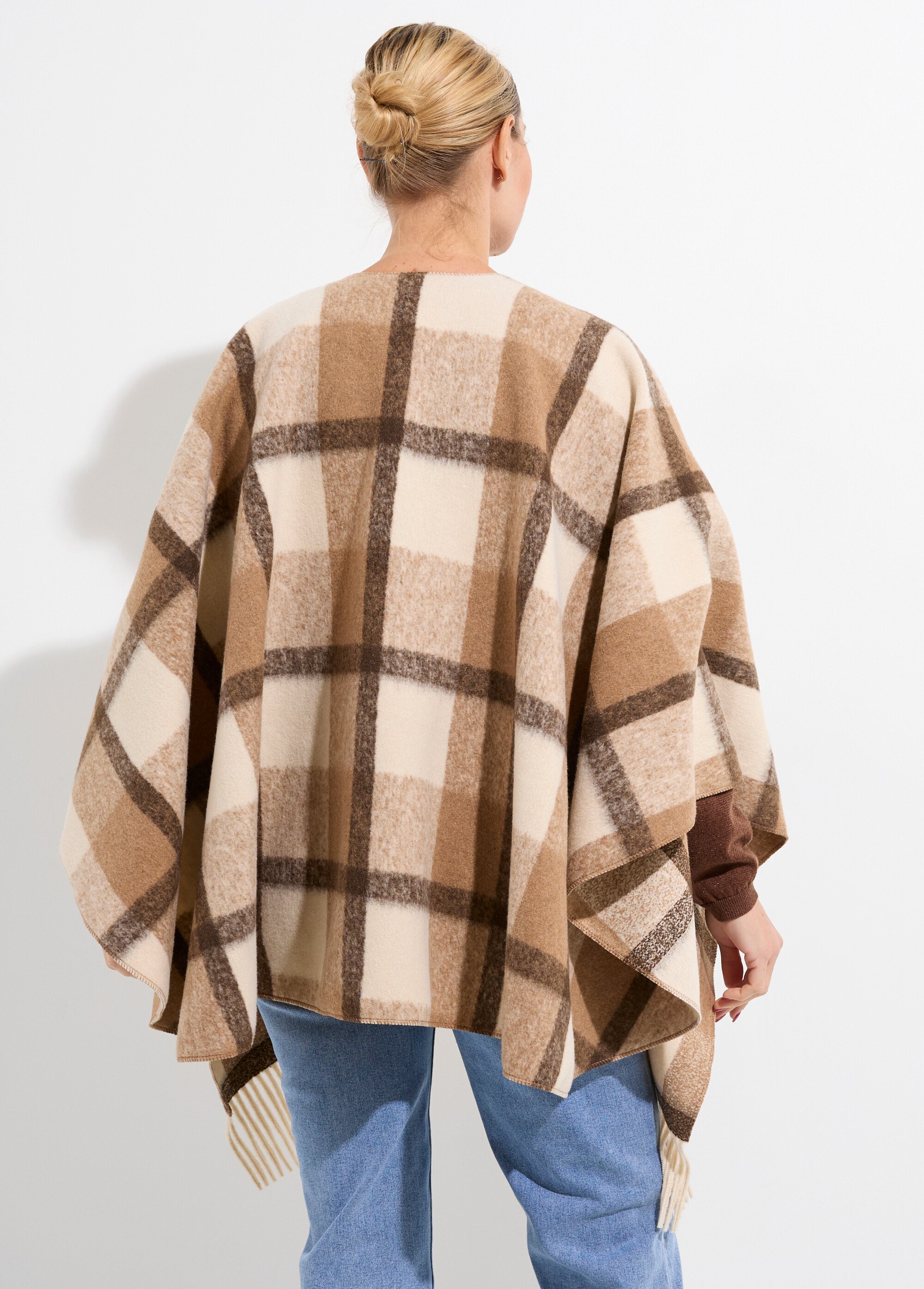 Manteau cape à carreaux aspect lainage