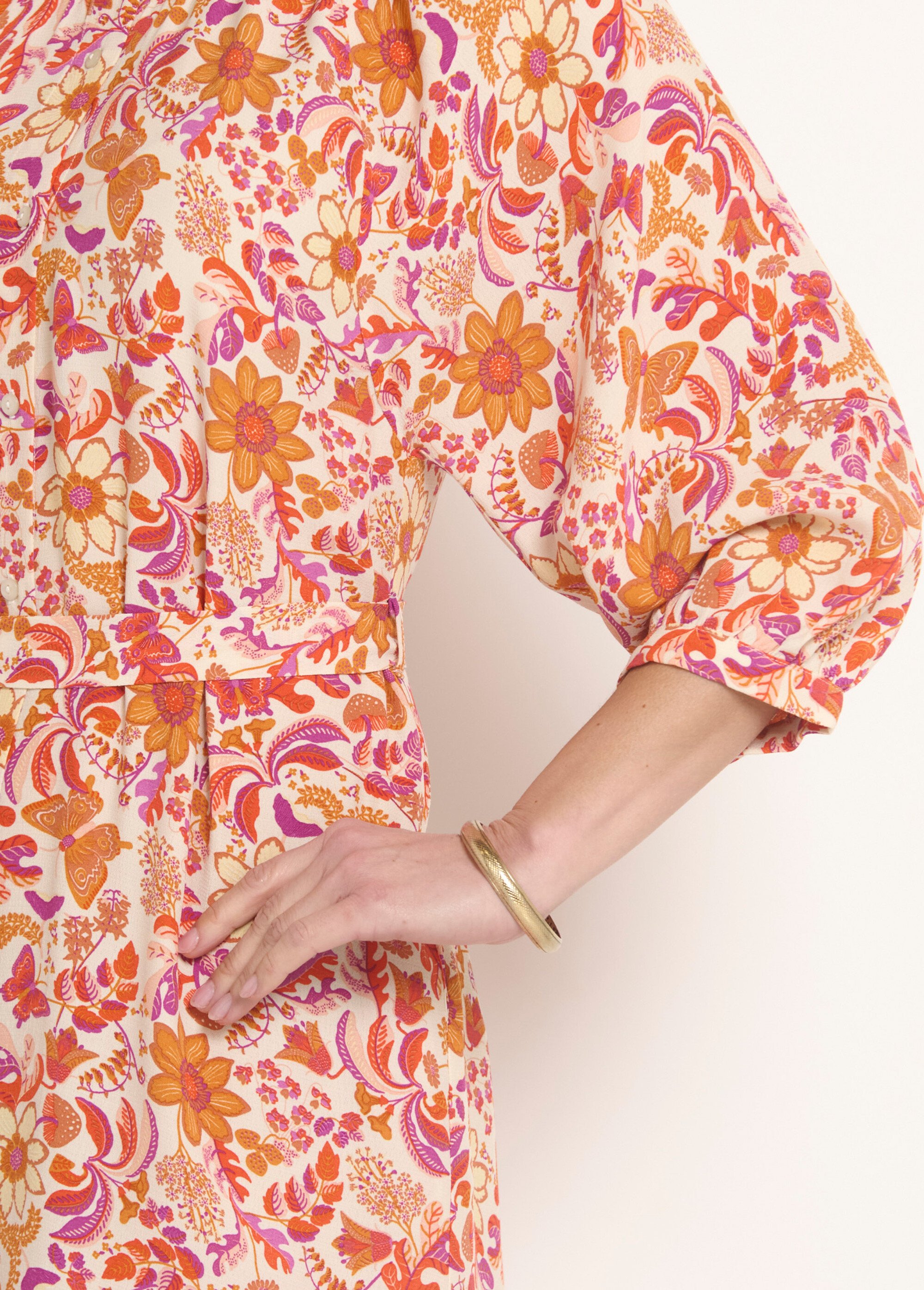 Robe longue boutonnée avec manches 3/4